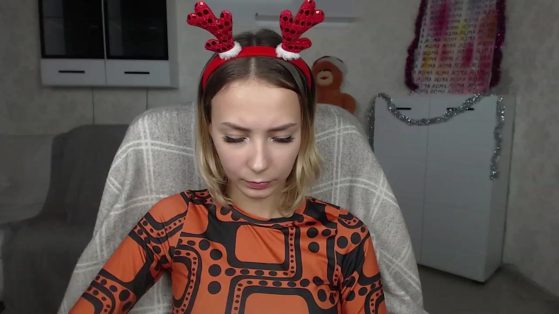Gallery image thumbnail from Lady_lucky1's myfreecams stream on, 12/20/2022, 17:01 image 16 of 20