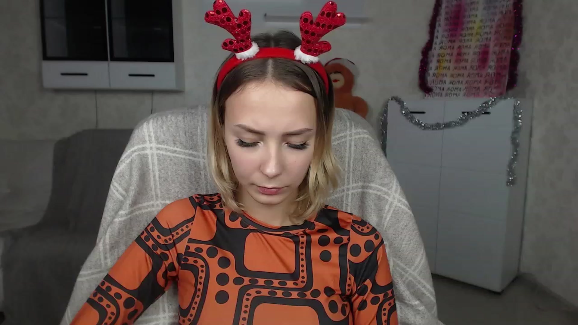 Gallery image thumbnail from Lady_lucky1's myfreecams stream on, 12/20/2022, 17:01 image 15 of 20