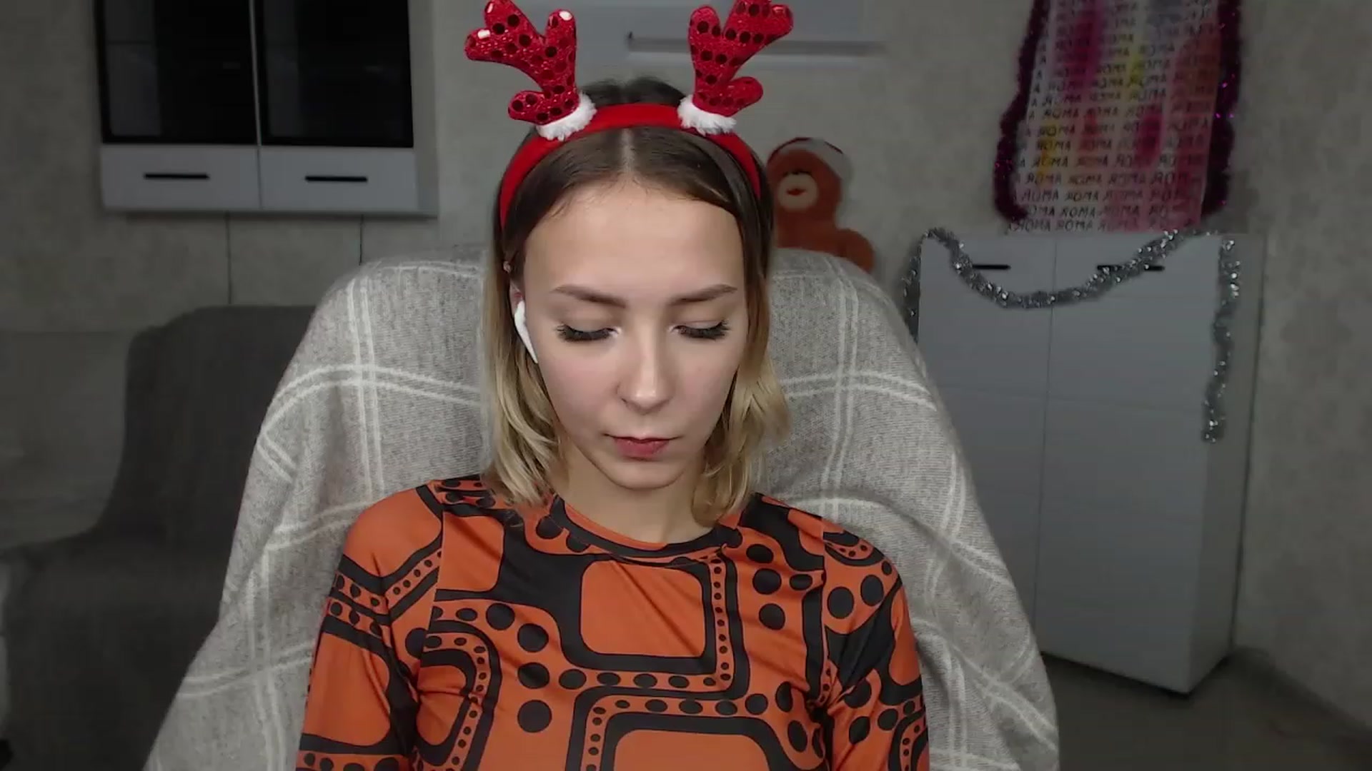 Gallery image thumbnail from Lady_lucky1's myfreecams stream on, 12/20/2022, 17:01 image 18 of 20