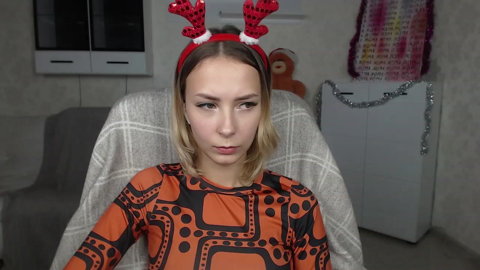 Gallery image thumbnail from Lady_lucky1's myfreecams stream on, 12/20/2022, 17:01 image 17 of 20