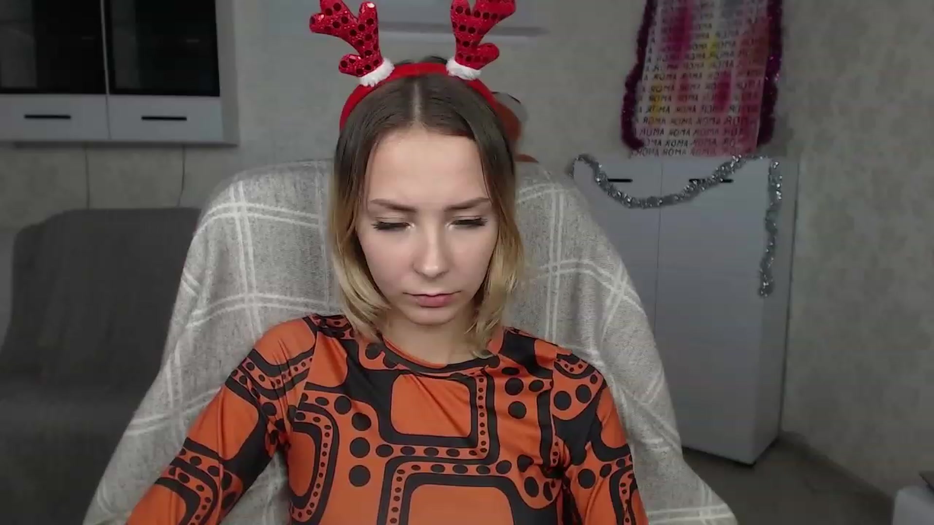 Gallery image thumbnail from Lady_lucky1's myfreecams stream on, 12/20/2022, 17:01 image 8 of 20