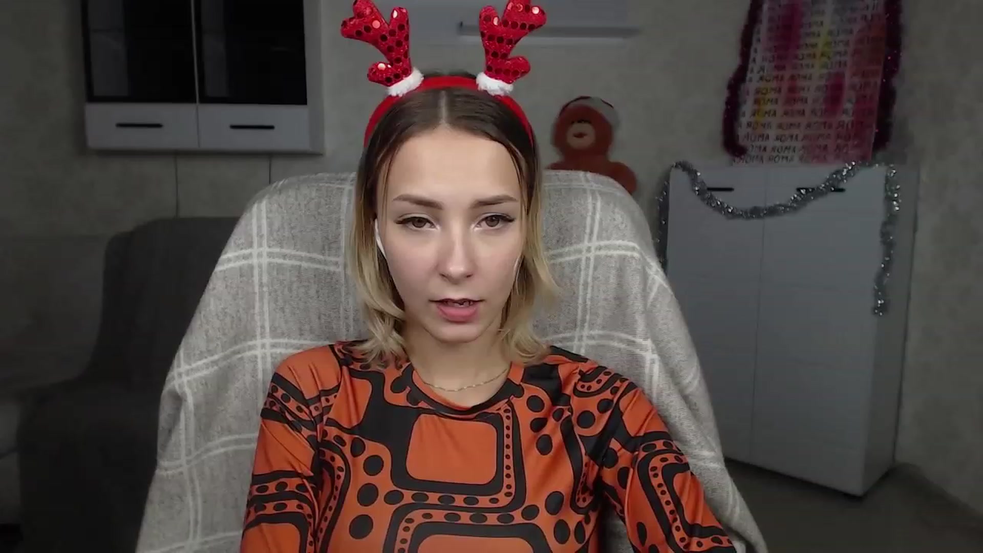 Gallery image thumbnail from Lady_lucky1's myfreecams stream on, 12/20/2022, 17:49 image 16 of 20