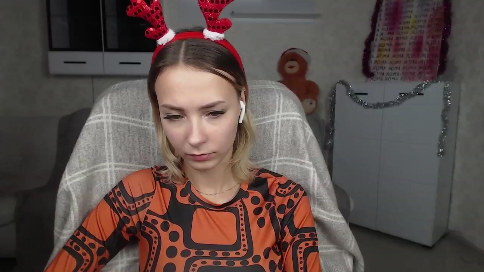 Gallery image thumbnail from Lady_lucky1's myfreecams stream on, 12/20/2022, 17:49 image 5 of 20