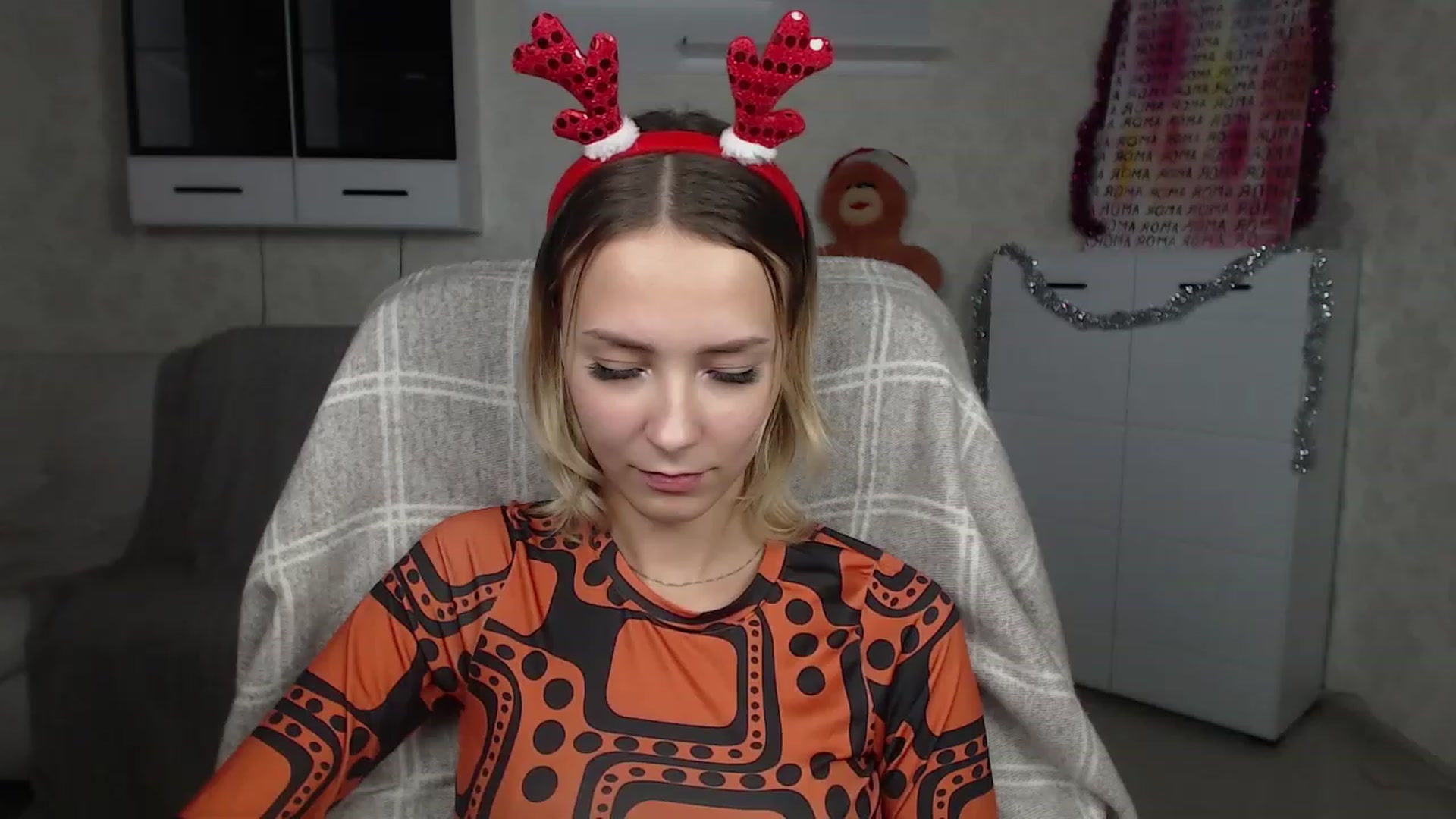 Gallery image thumbnail from Lady_lucky1's myfreecams stream on, 12/20/2022, 17:49 image 19 of 20