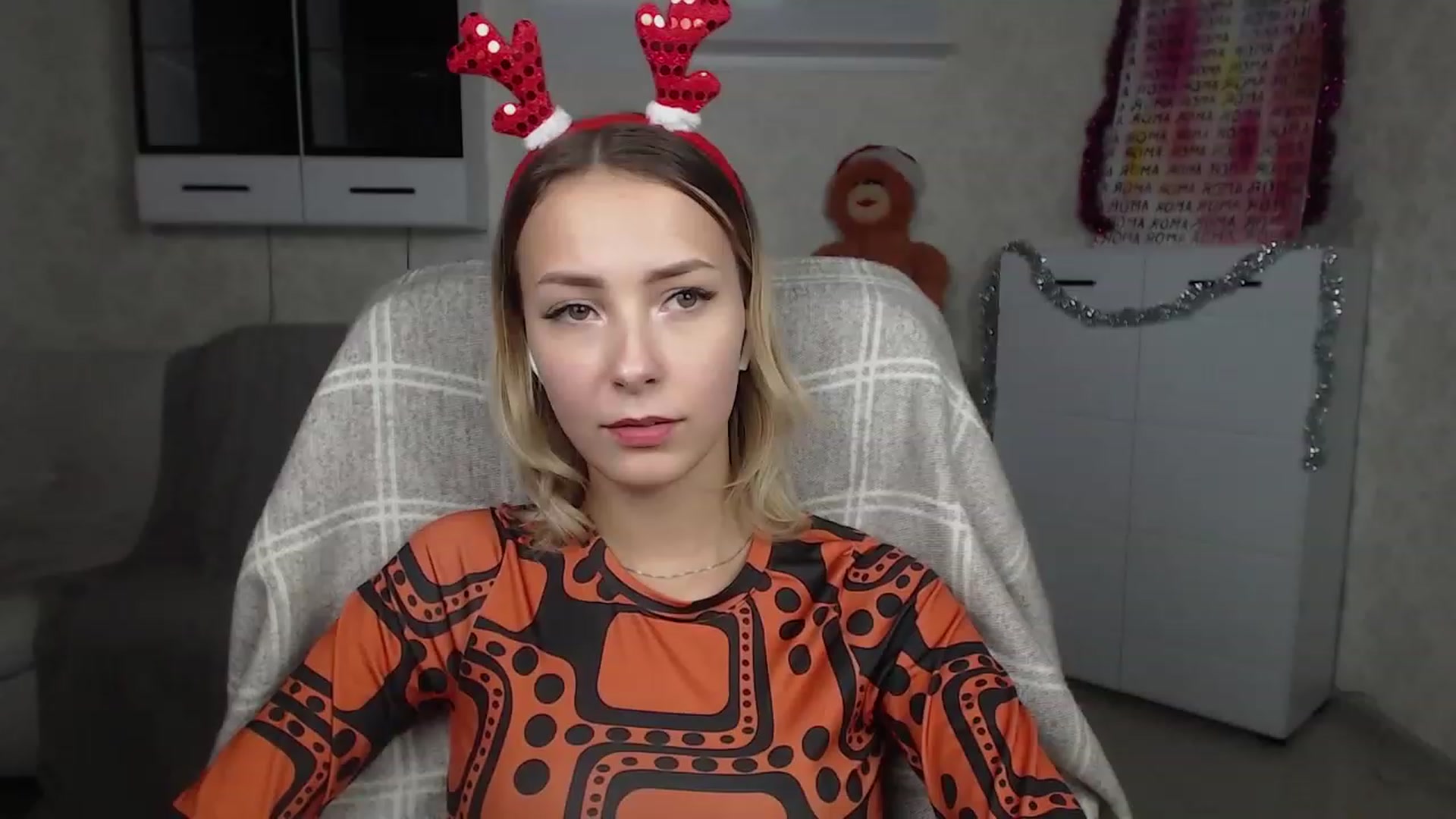 Gallery image thumbnail from Lady_lucky1's myfreecams stream on, 12/20/2022, 17:49 image 14 of 20