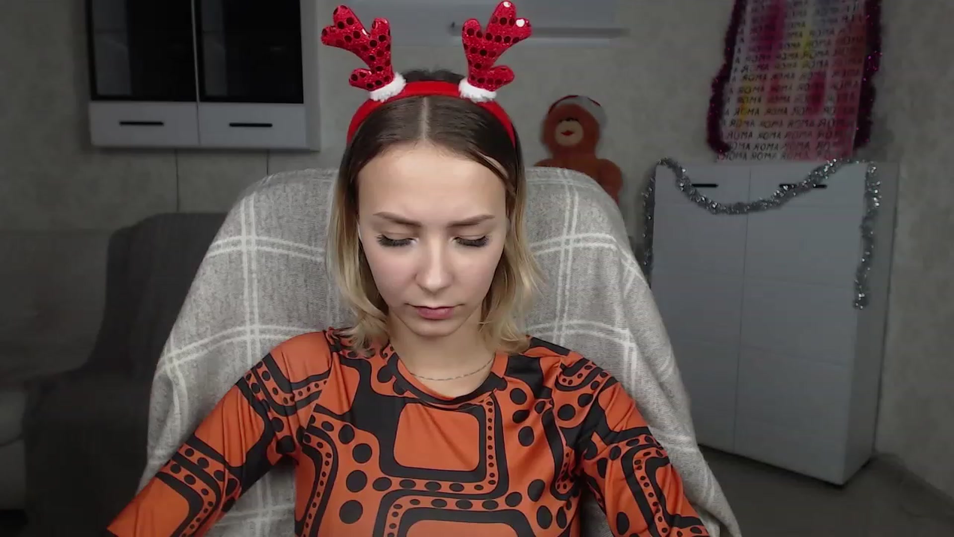 Gallery image thumbnail from Lady_lucky1's myfreecams stream on, 12/20/2022, 17:49 image 12 of 20