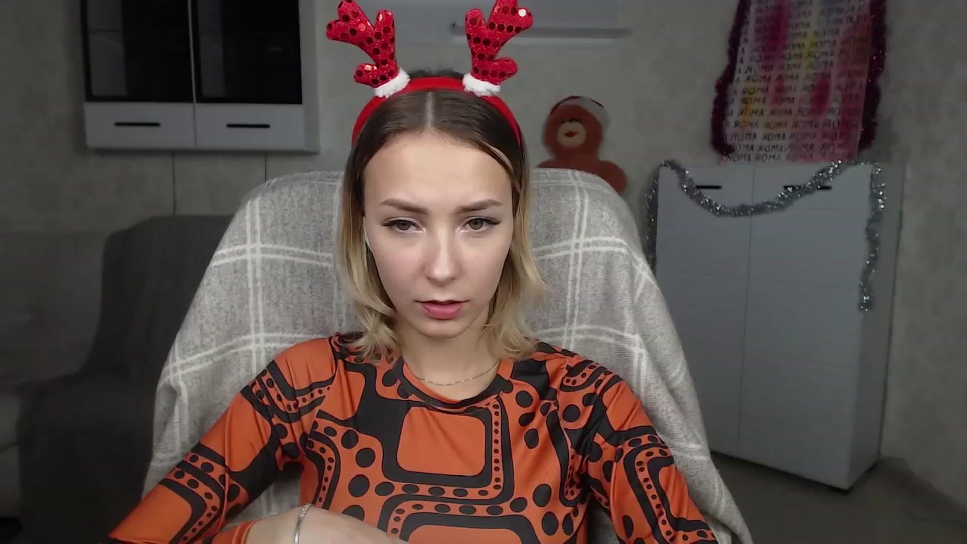 Gallery image thumbnail from Lady_lucky1's myfreecams stream on, 12/20/2022, 17:49 image 15 of 20