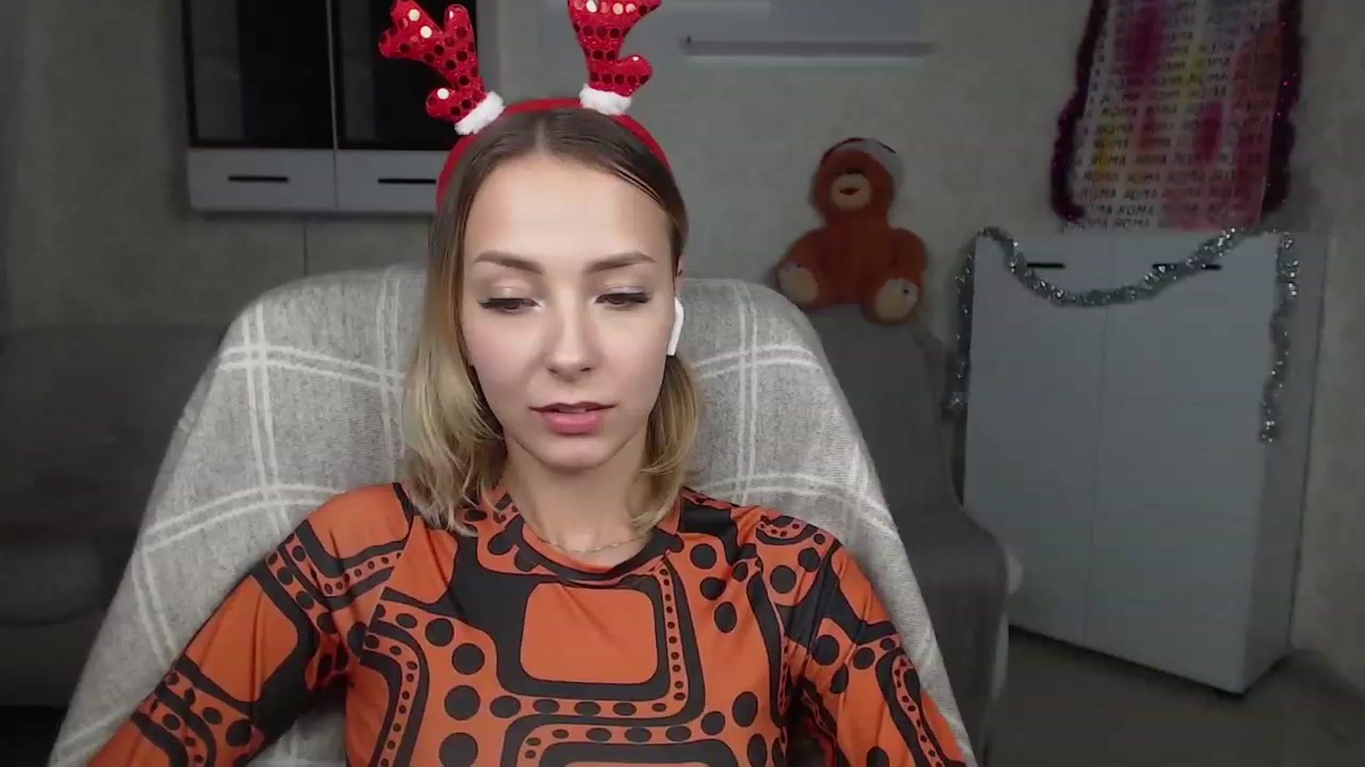 Gallery image thumbnail from Lady_lucky1's myfreecams stream on, 12/20/2022, 19:02 image 17 of 20