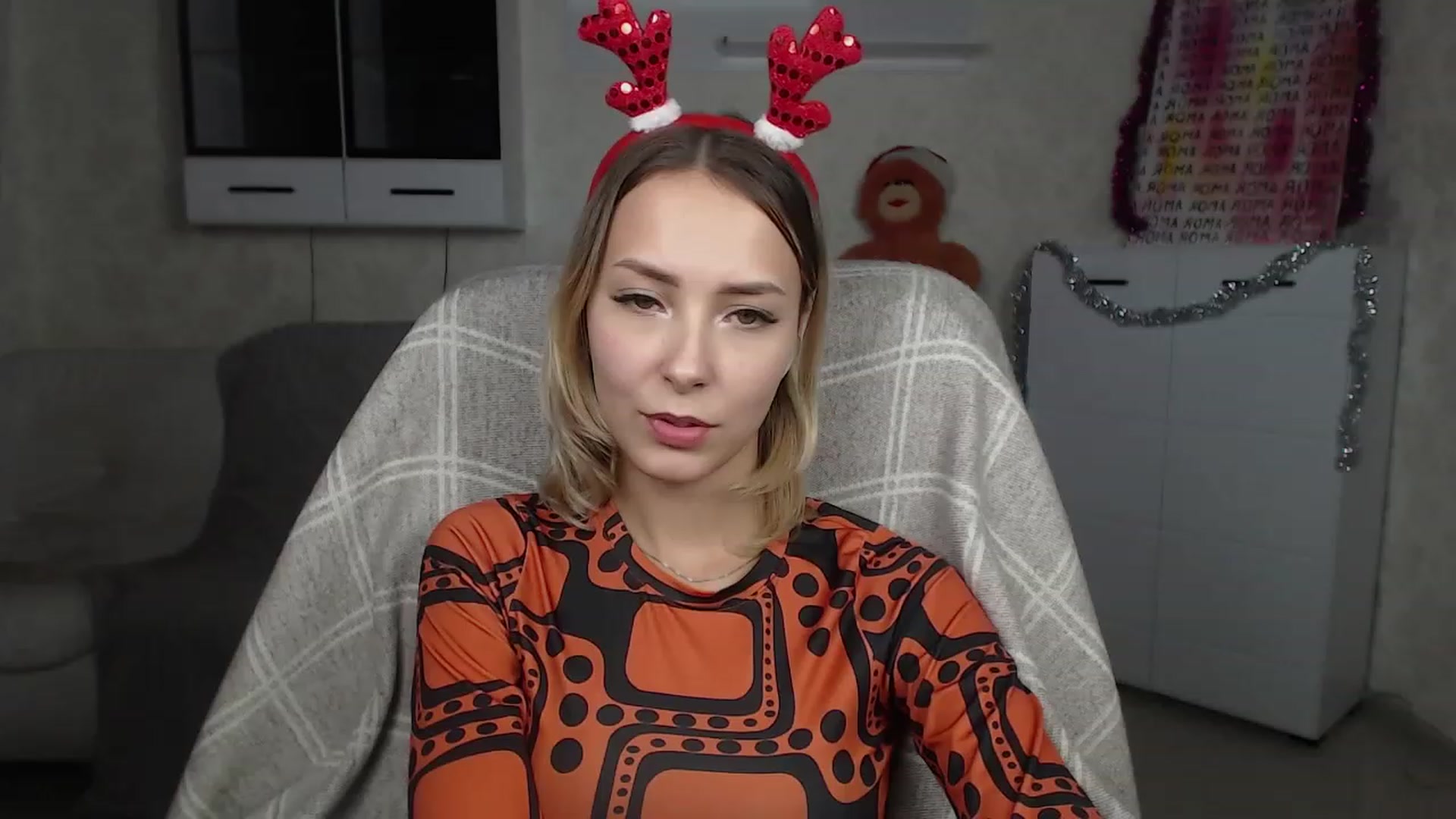 Gallery image thumbnail from Lady_lucky1's myfreecams stream on, 12/20/2022, 19:02 image 3 of 20