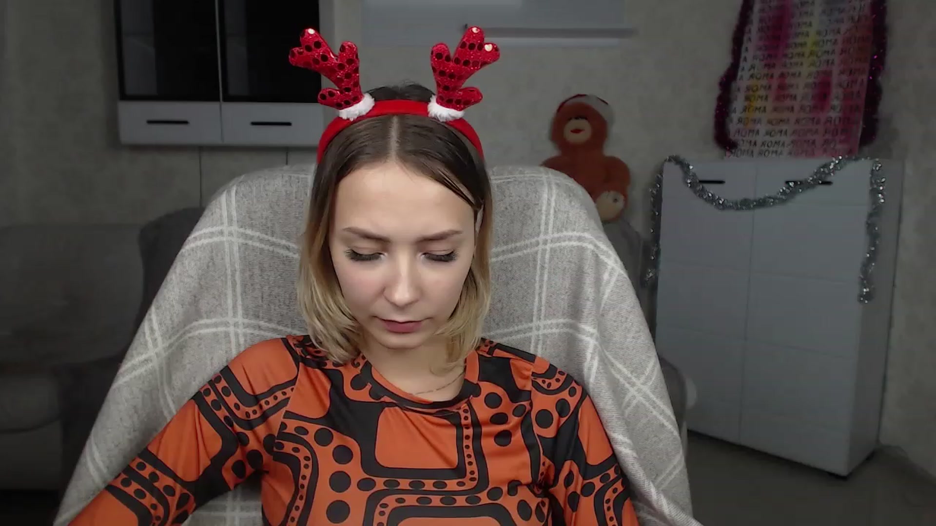 Gallery image thumbnail from Lady_lucky1's myfreecams stream on, 12/20/2022, 19:02 image 6 of 20