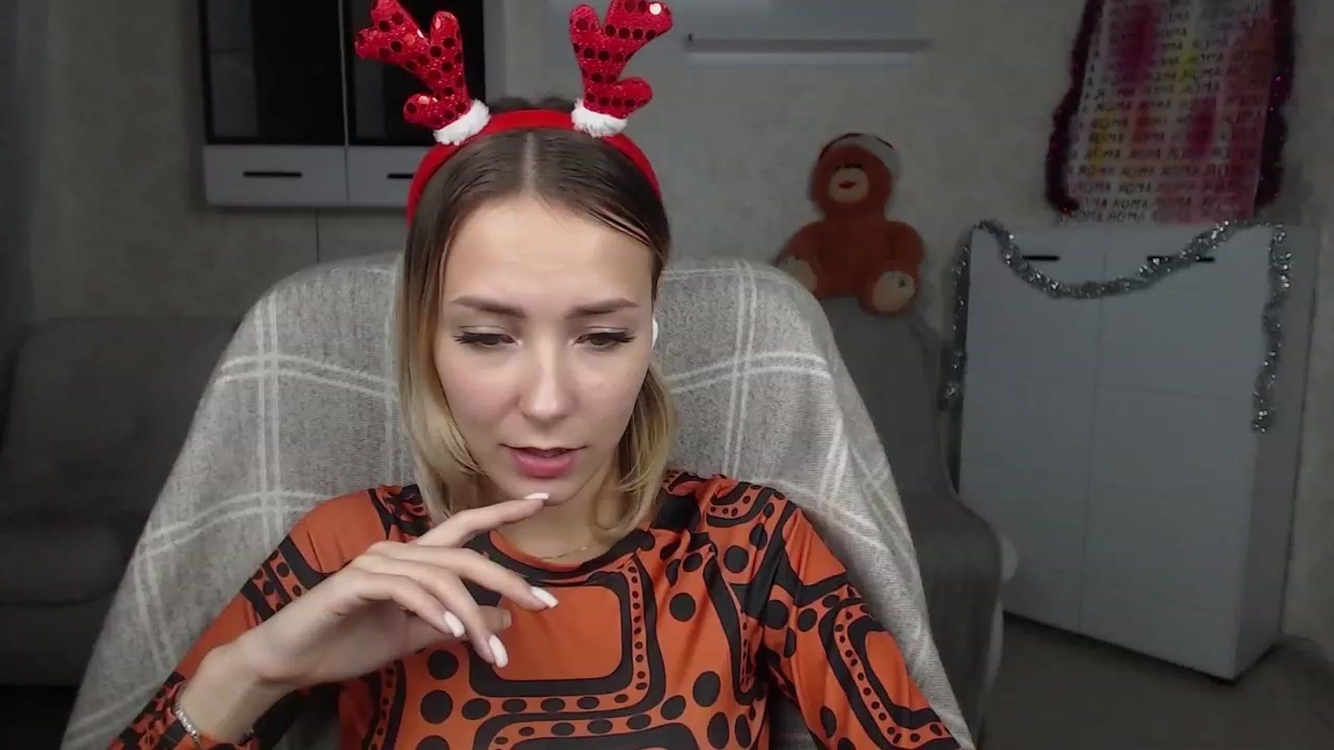 Gallery image thumbnail from Lady_lucky1's myfreecams stream on, 12/20/2022, 19:02 image 19 of 20