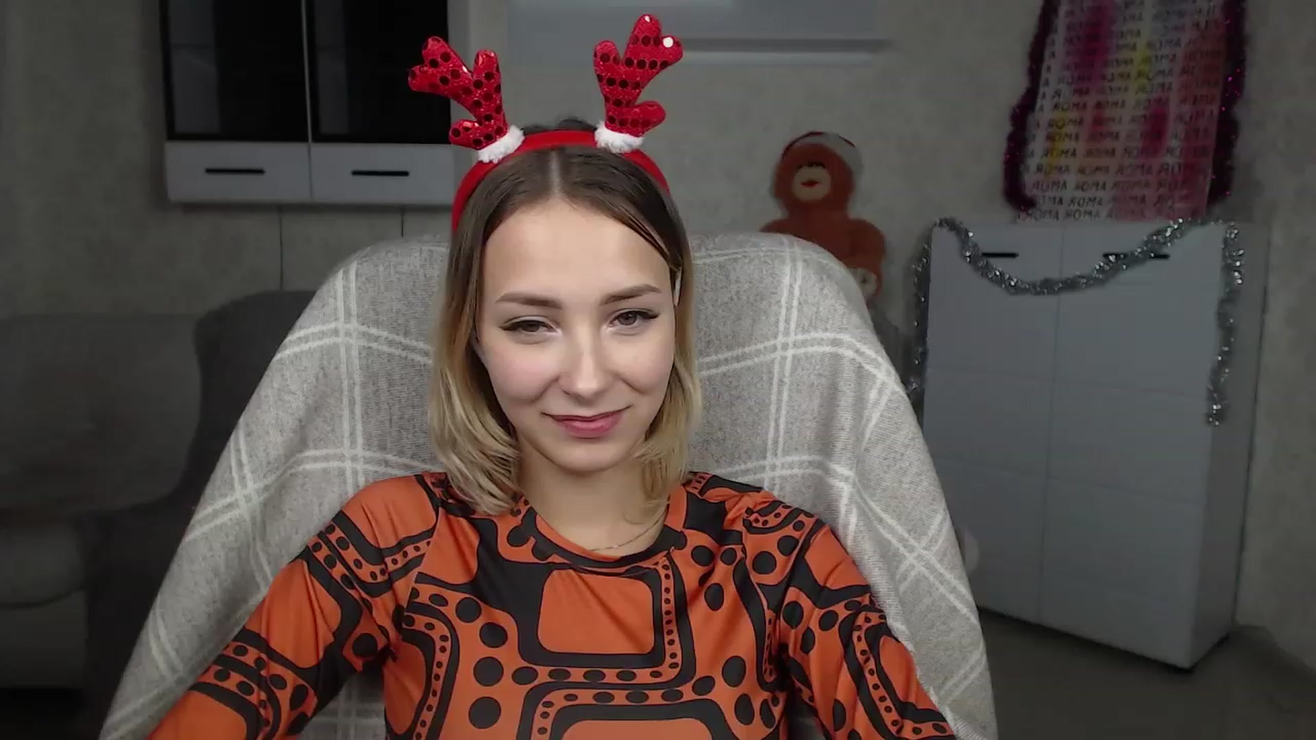 Gallery image thumbnail from Lady_lucky1's myfreecams stream on, 12/20/2022, 19:02 image 9 of 20