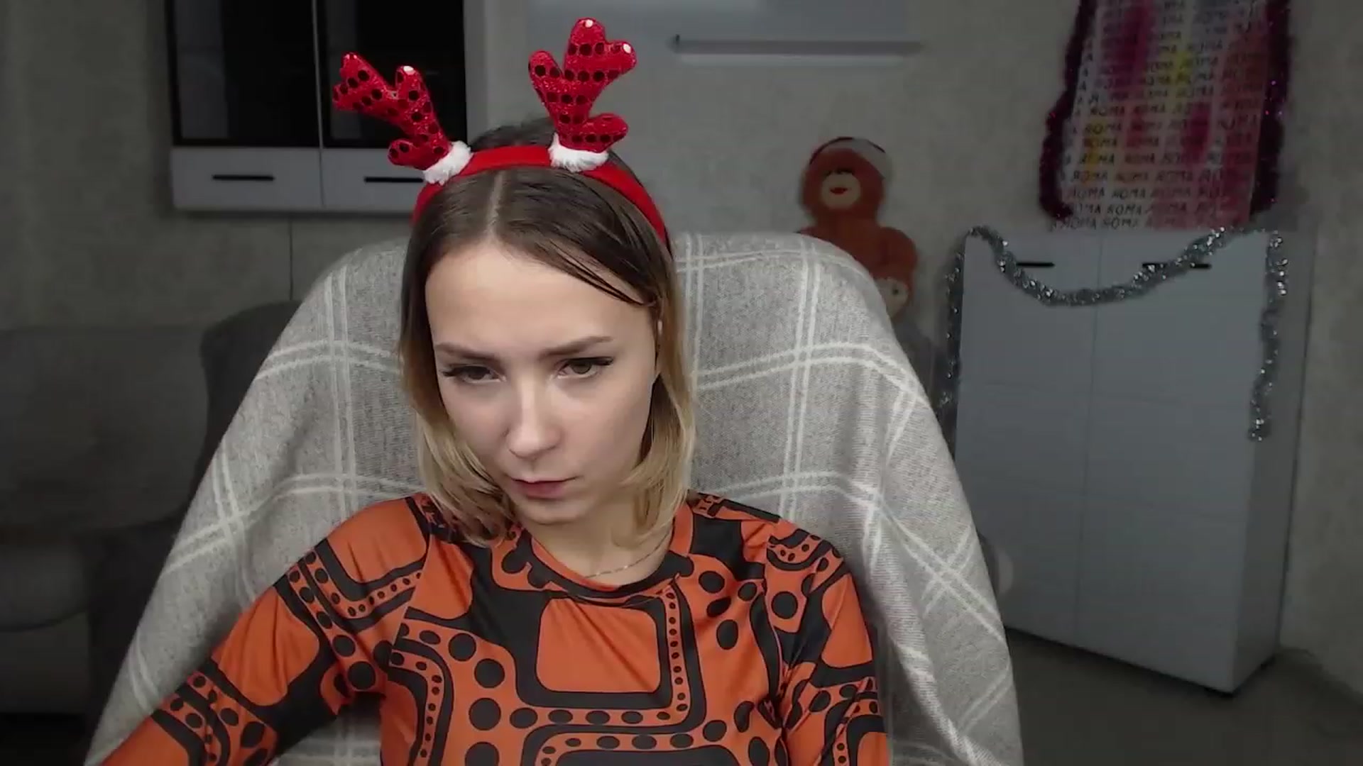 Gallery image thumbnail from Lady_lucky1's myfreecams stream on, 12/20/2022, 19:02 image 15 of 20