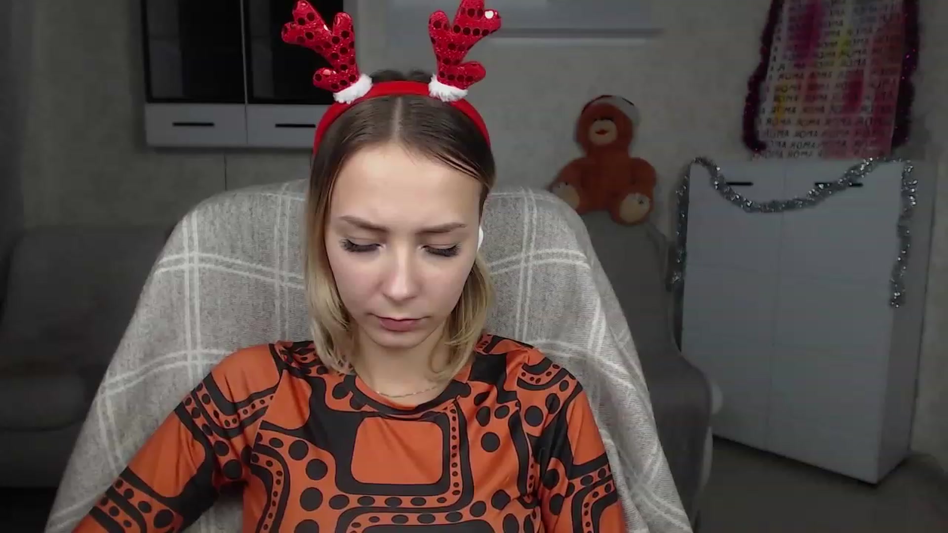 Gallery image thumbnail from Lady_lucky1's myfreecams stream on, 12/20/2022, 19:02 image 18 of 20