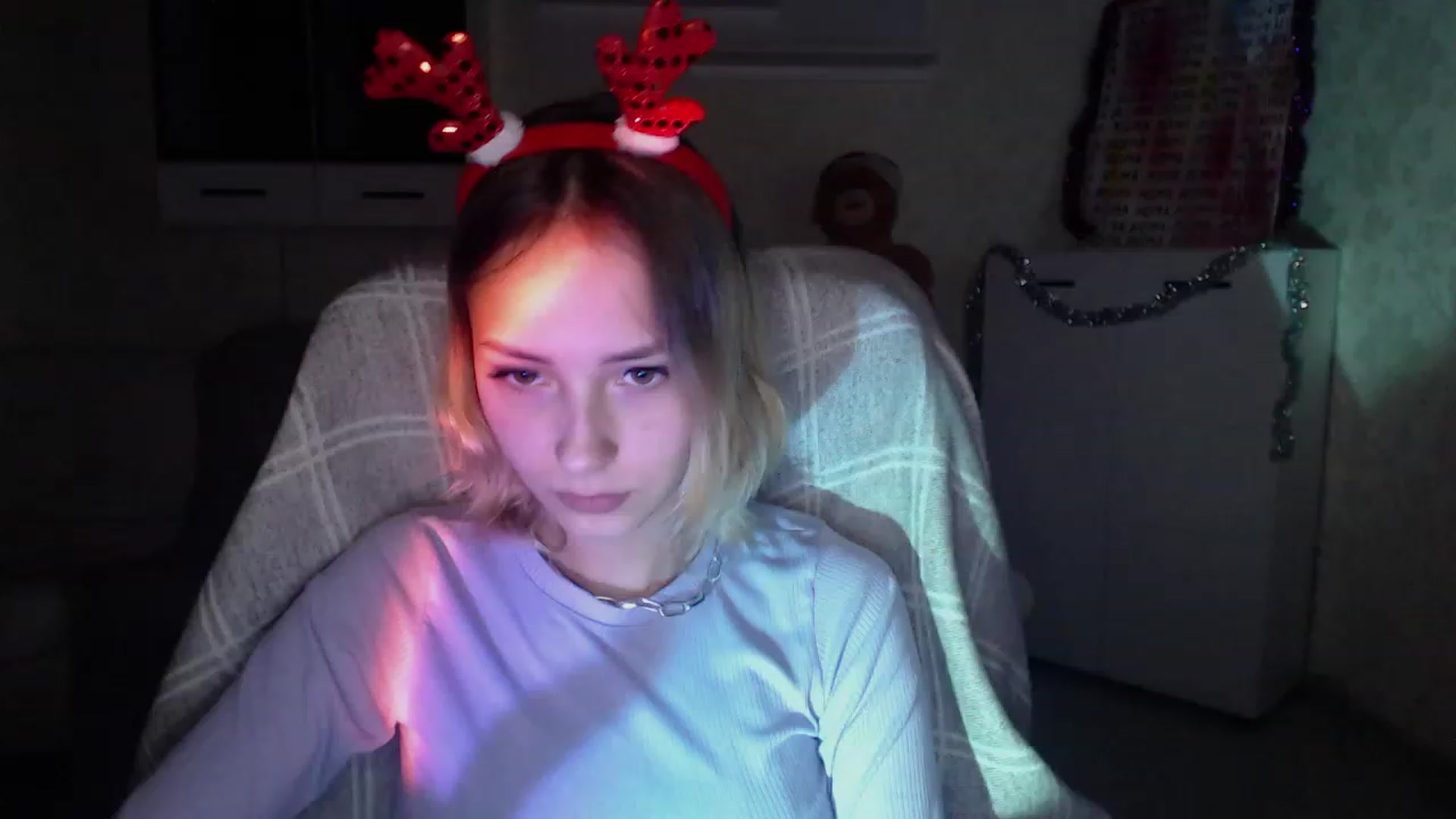 Gallery image thumbnail from Lady_lucky1's myfreecams stream on, 12/21/2022, 17:13 image 11 of 20