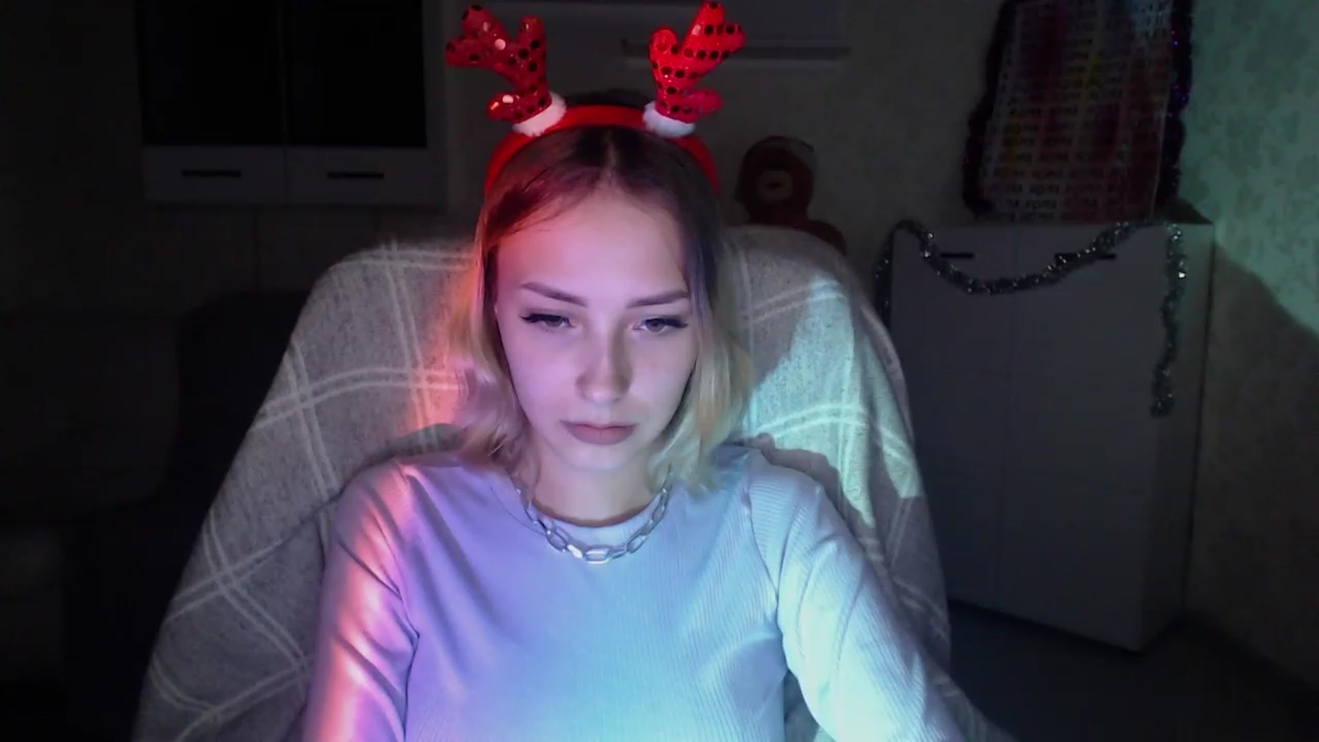 Gallery image thumbnail from Lady_lucky1's myfreecams stream on, 12/21/2022, 17:13 image 7 of 20
