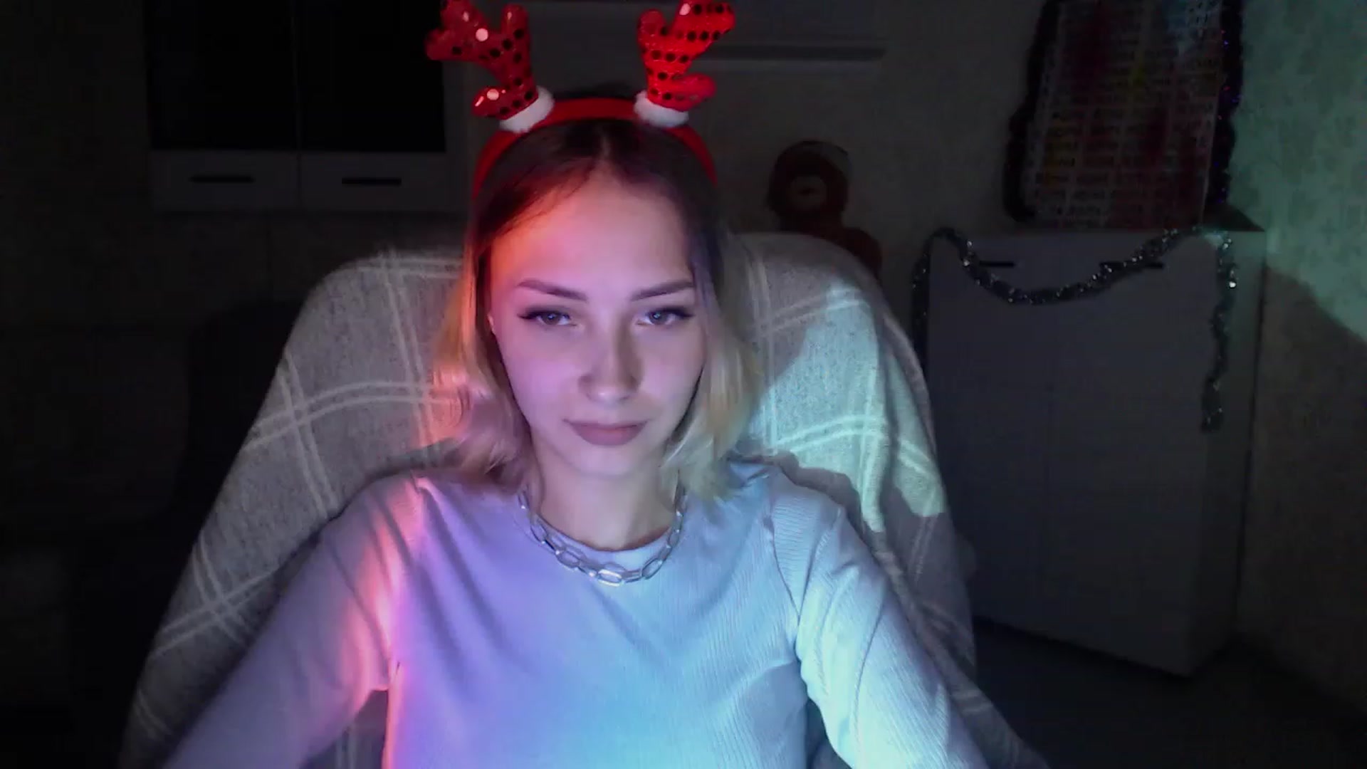 Gallery image thumbnail from Lady_lucky1's myfreecams stream on, 12/21/2022, 17:13 image 4 of 20