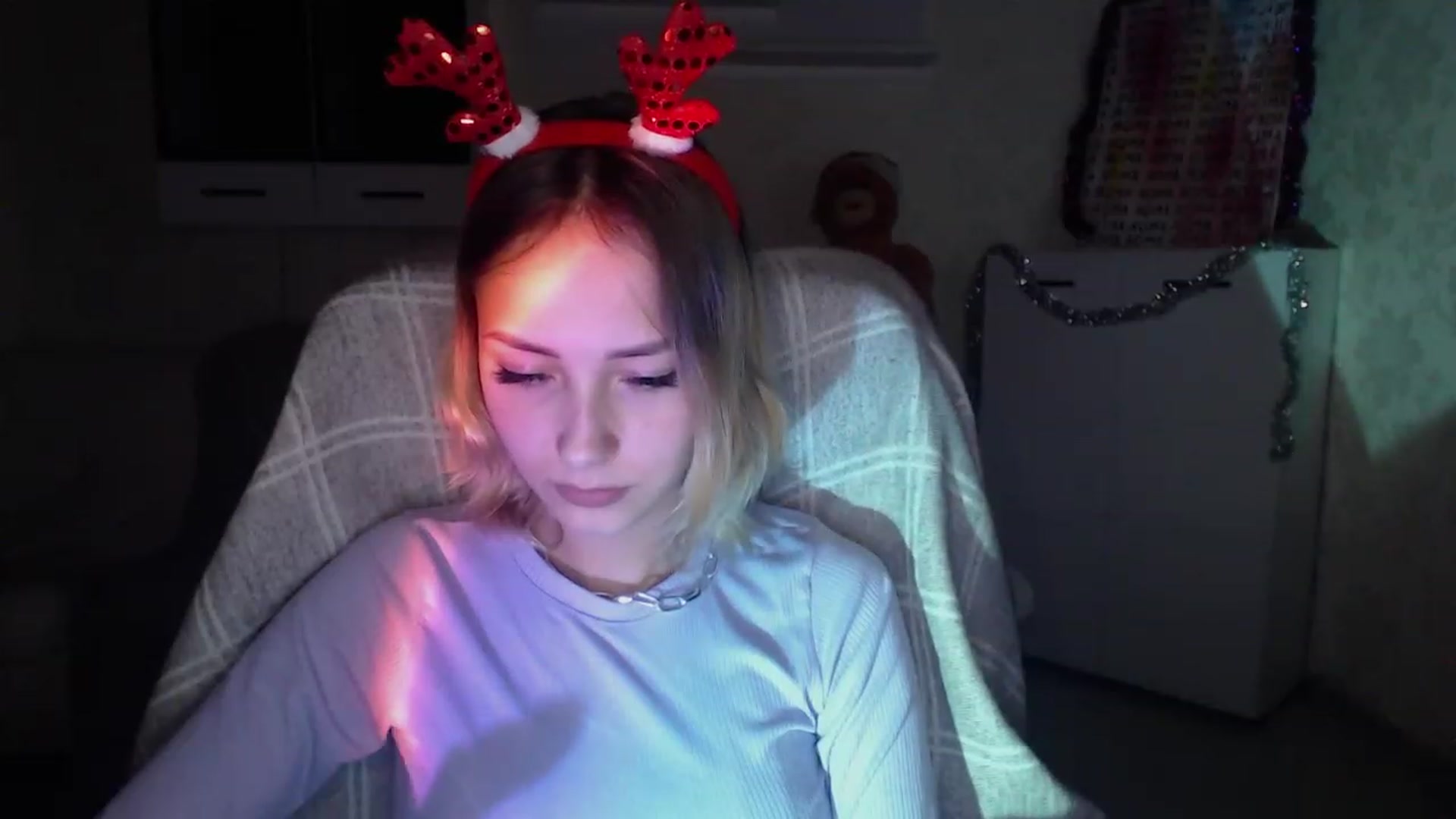 Gallery image thumbnail from Lady_lucky1's myfreecams stream on, 12/21/2022, 17:13 image 12 of 20