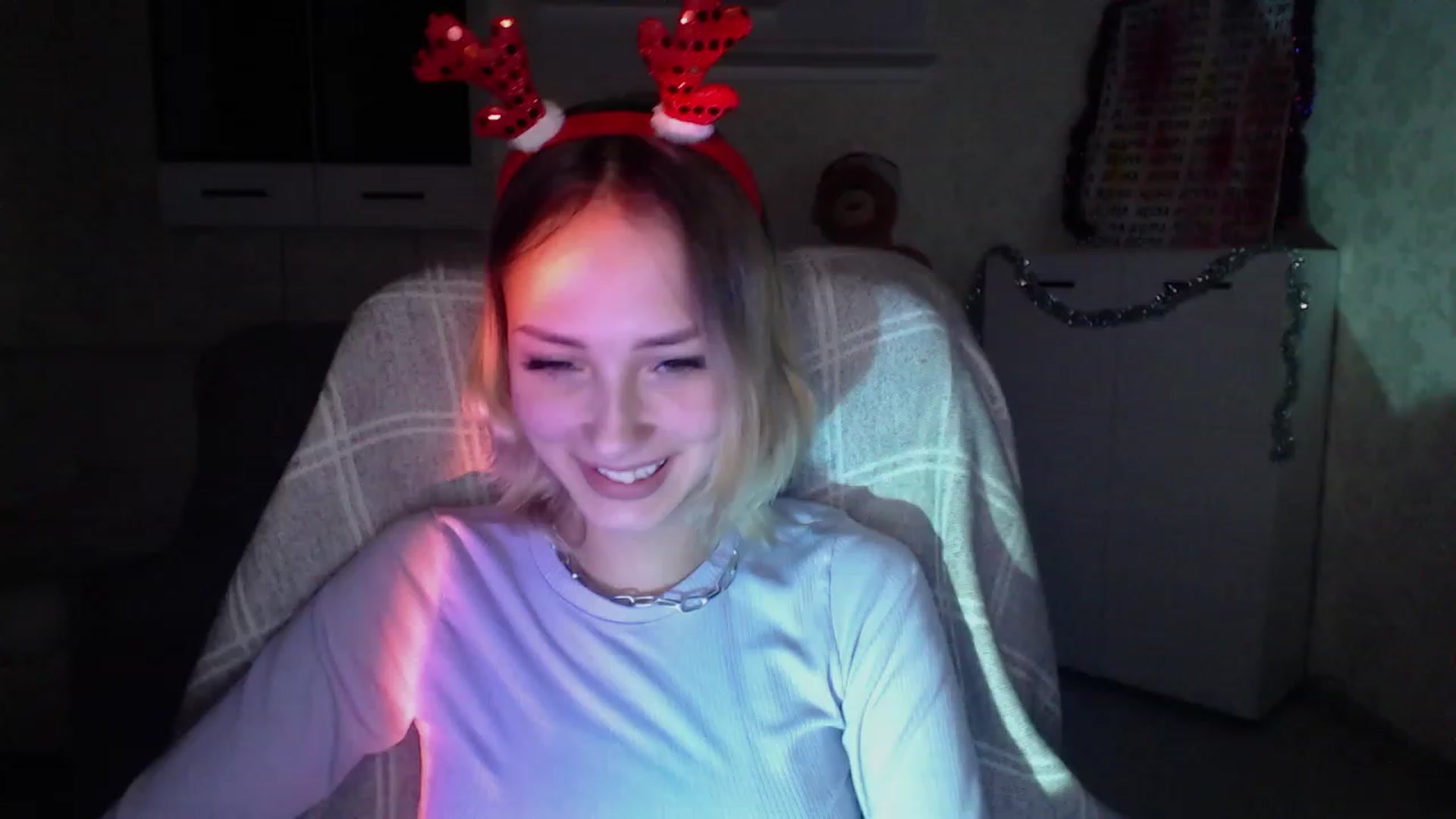 Gallery image thumbnail from Lady_lucky1's myfreecams stream on, 12/21/2022, 17:13 image 8 of 20