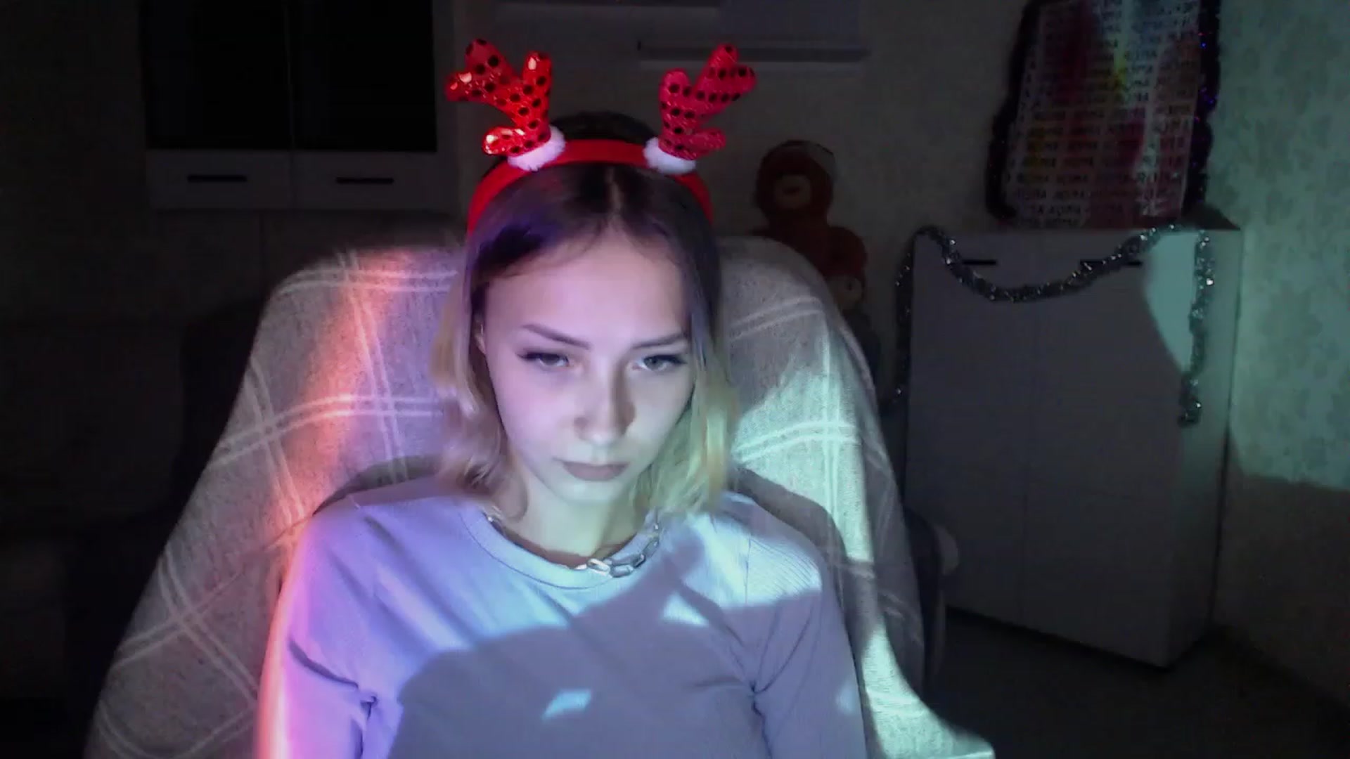 Gallery image thumbnail from Lady_lucky1's myfreecams stream on, 12/21/2022, 17:13 image 17 of 20