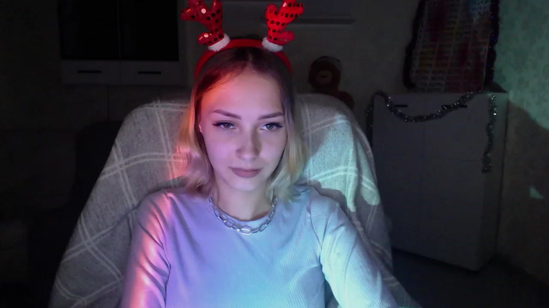 Gallery image thumbnail from Lady_lucky1's myfreecams stream on, 12/21/2022, 17:13 image 3 of 20
