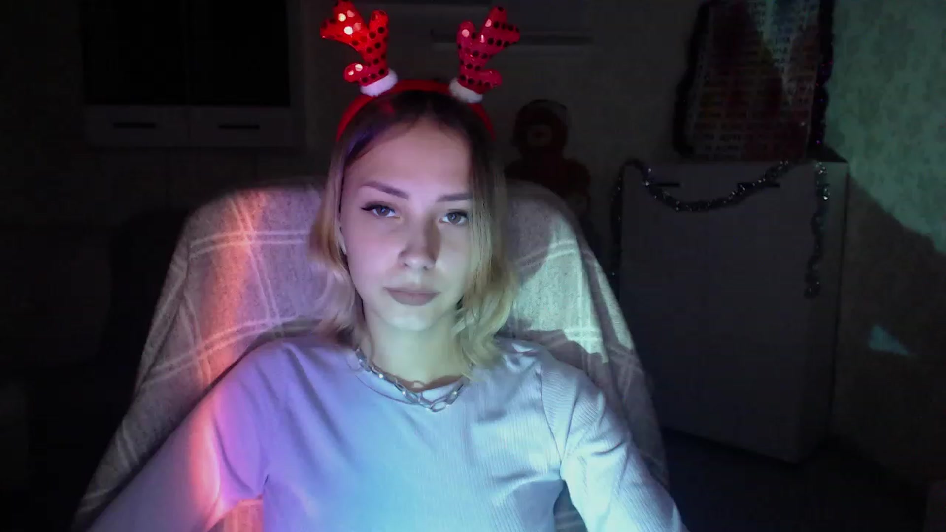 Gallery image thumbnail from Lady_lucky1's myfreecams stream on, 12/21/2022, 17:32 image 10 of 20