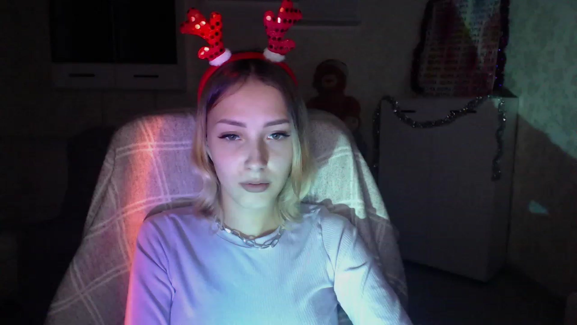 Gallery image thumbnail from Lady_lucky1's myfreecams stream on, 12/21/2022, 17:32 image 19 of 20