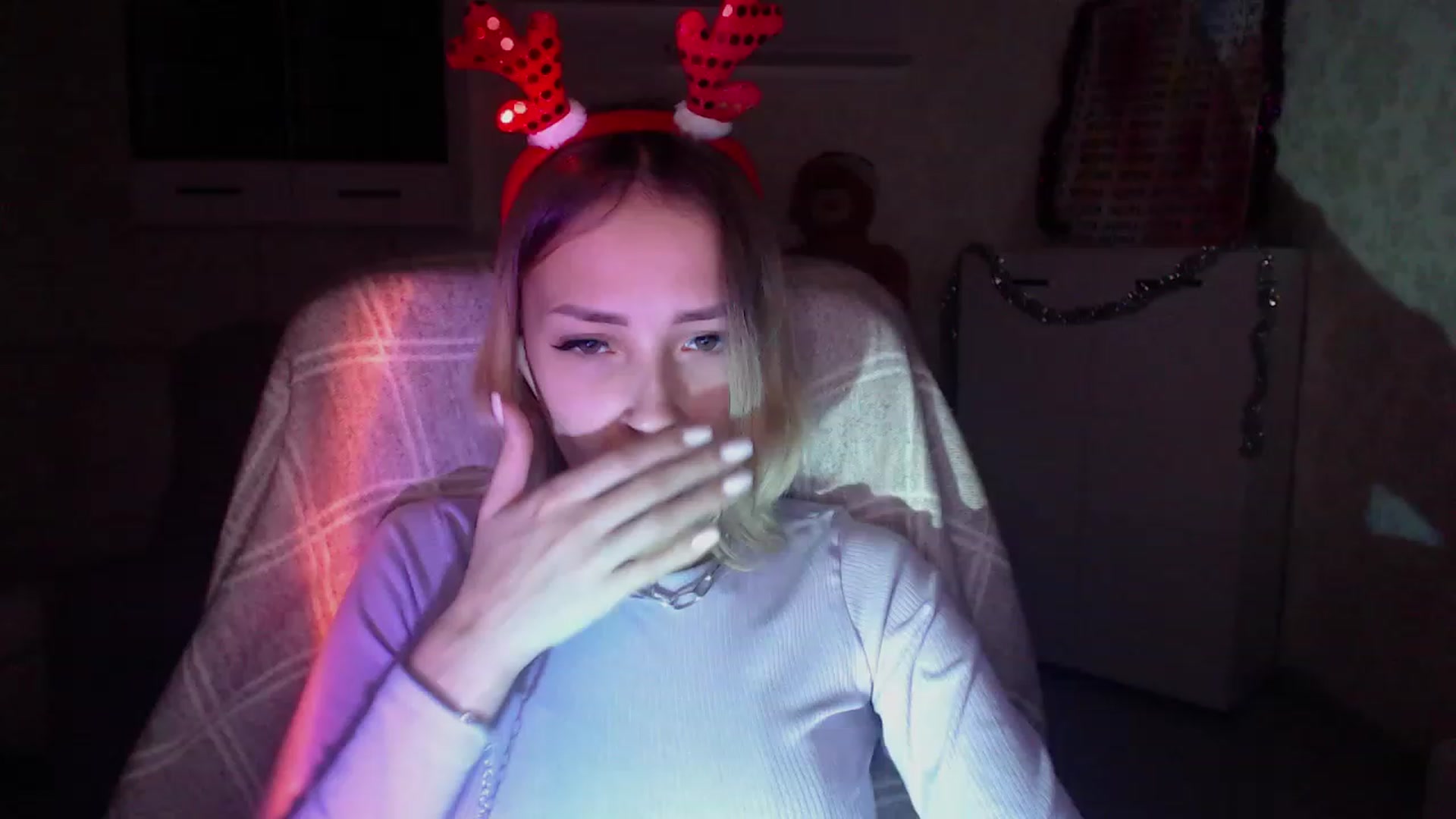 Gallery image thumbnail from Lady_lucky1's myfreecams stream on, 12/21/2022, 17:32 image 5 of 20