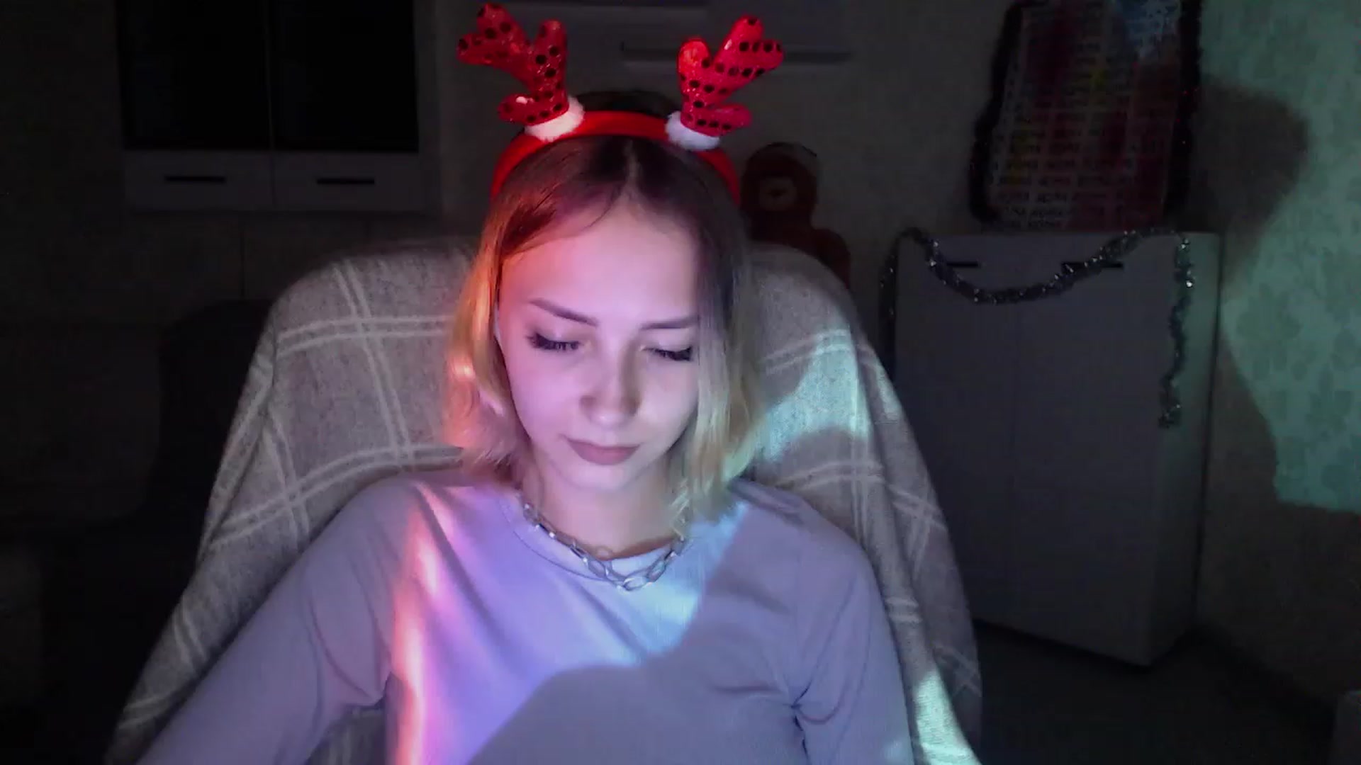 Gallery image thumbnail from Lady_lucky1's myfreecams stream on, 12/21/2022, 17:32 image 2 of 20