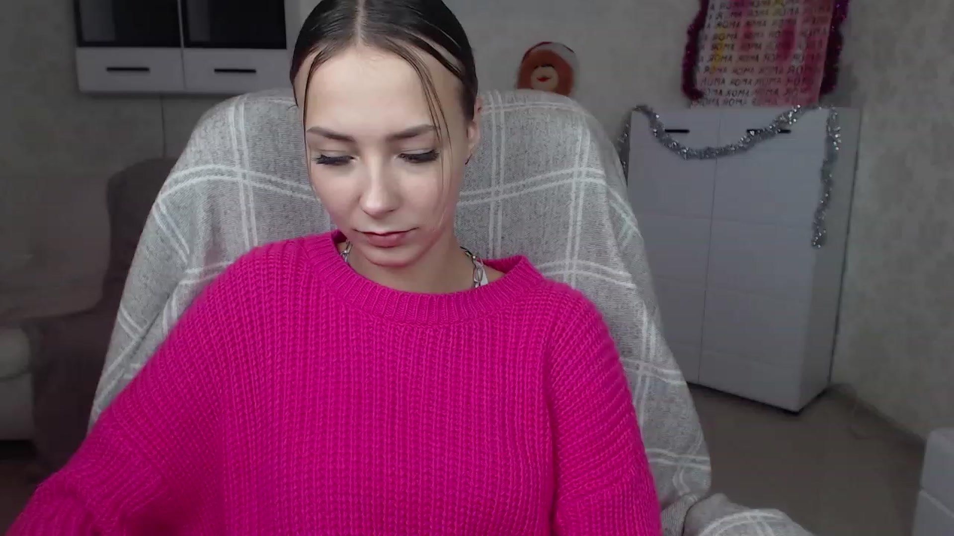 Gallery image thumbnail from Lady_lucky1's myfreecams stream on, 12/22/2022, 16:38 image 9 of 20