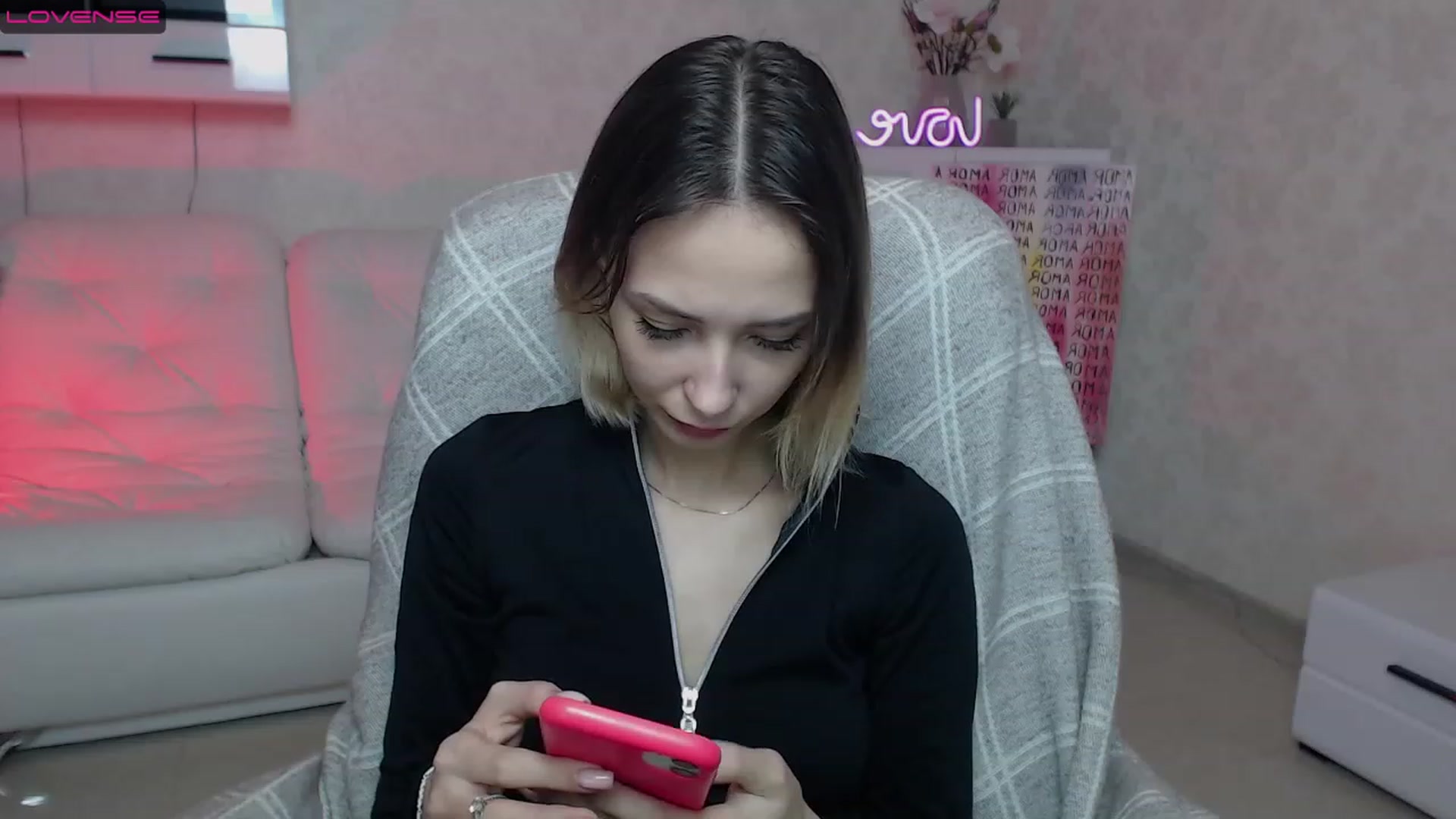 Gallery image thumbnail from Lady_lucky1's myfreecams stream on, 03/26/2023, 17:39 image 1 of 20