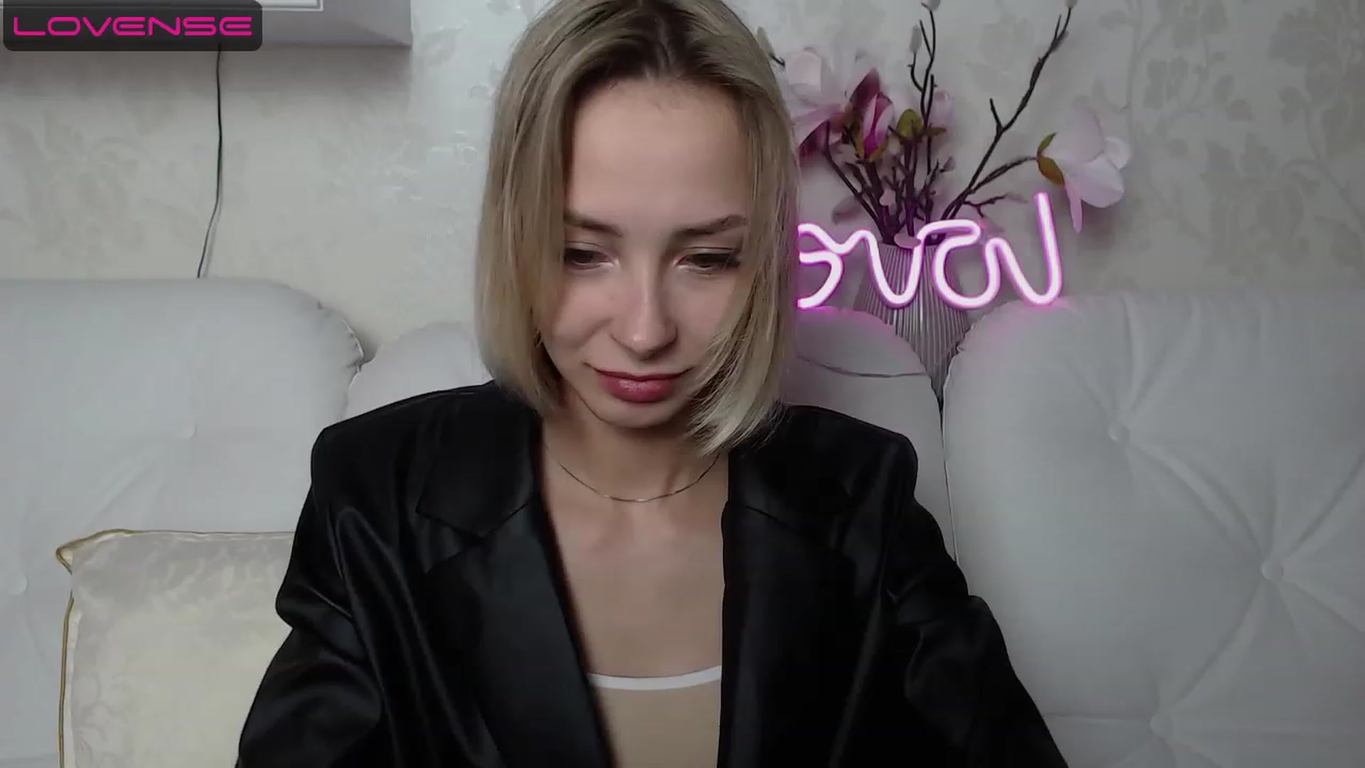 Gallery image thumbnail from Lady_lucky1's myfreecams stream on, 04/13/2023, 15:59 image 3 of 20