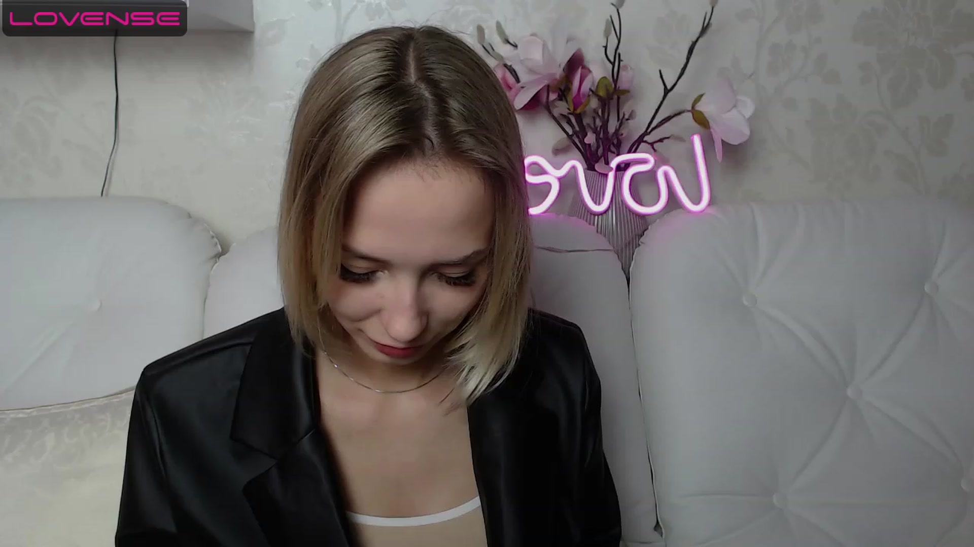 Gallery image thumbnail from Lady_lucky1's myfreecams stream on, 04/13/2023, 15:59 image 5 of 20
