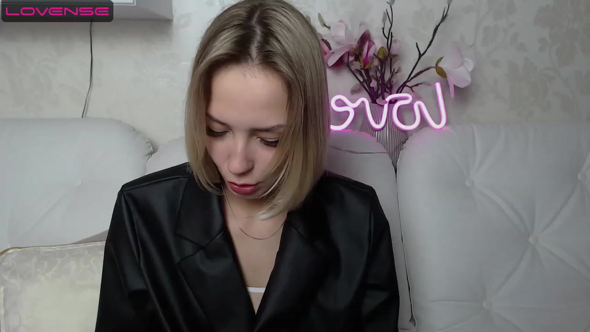 Gallery image thumbnail from Lady_lucky1's myfreecams stream on, 04/13/2023, 15:59 image 17 of 20