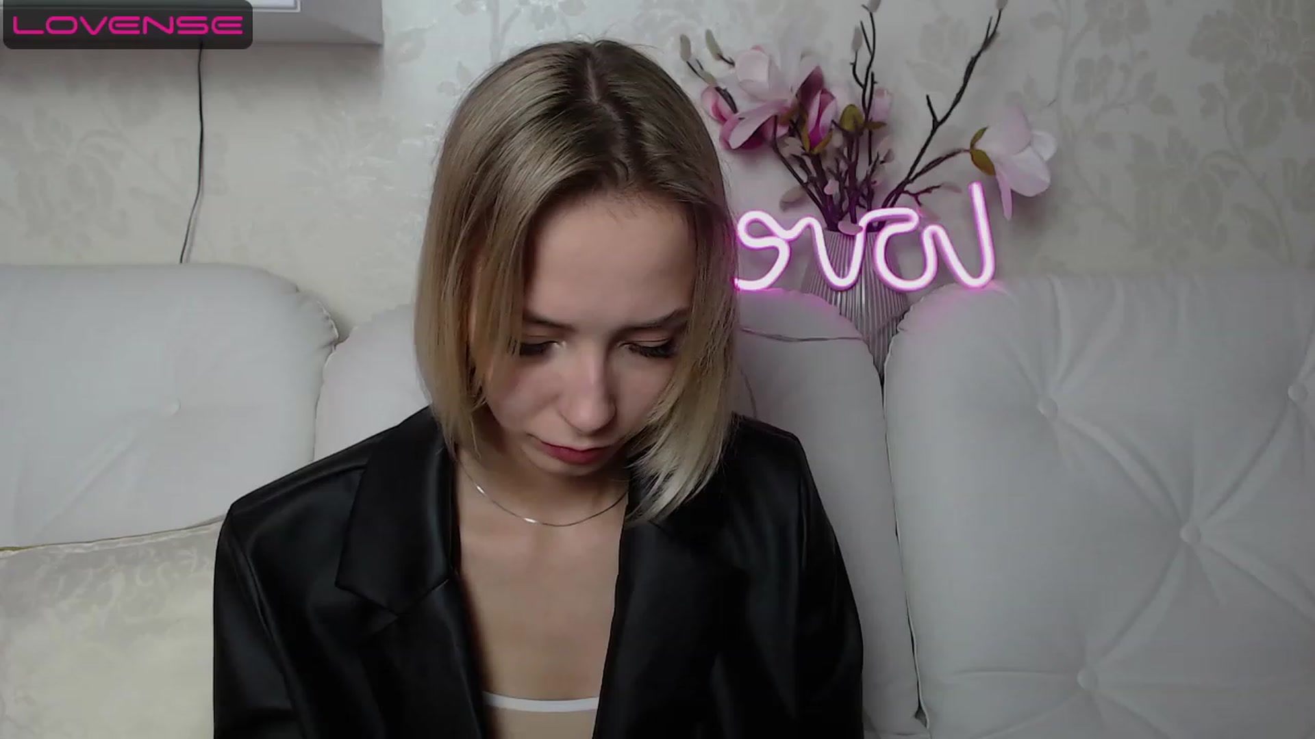 Gallery image thumbnail from Lady_lucky1's myfreecams stream on, 04/13/2023, 15:59 image 6 of 20