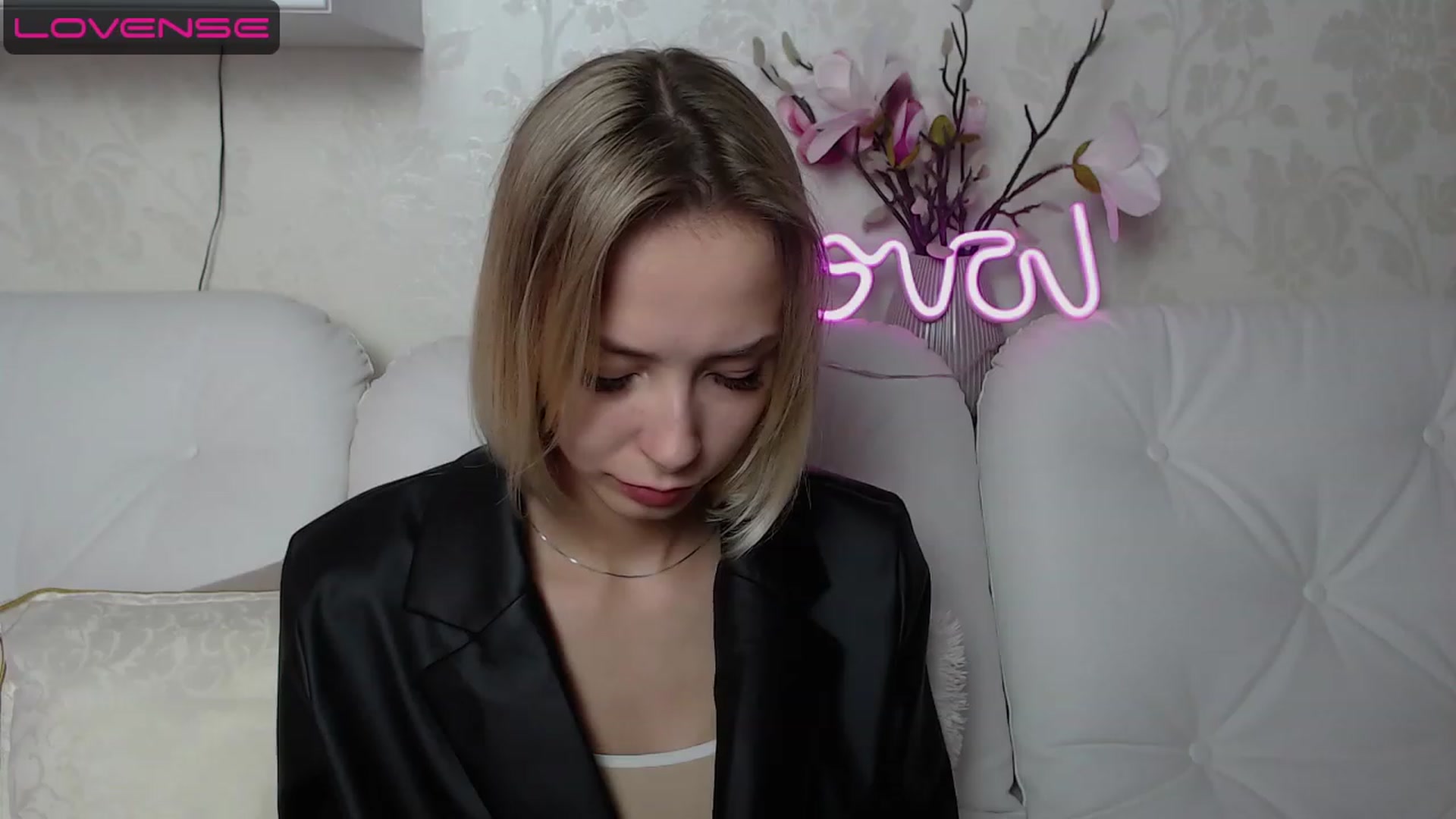 Gallery image thumbnail from Lady_lucky1's myfreecams stream on, 04/13/2023, 15:59 image 9 of 20