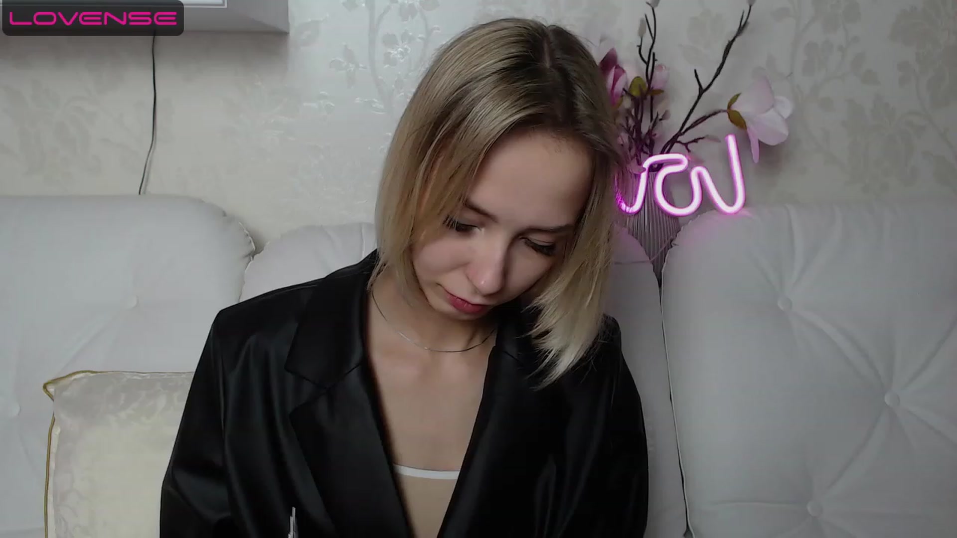 Gallery image thumbnail from Lady_lucky1's myfreecams stream on, 04/13/2023, 15:59 image 4 of 20