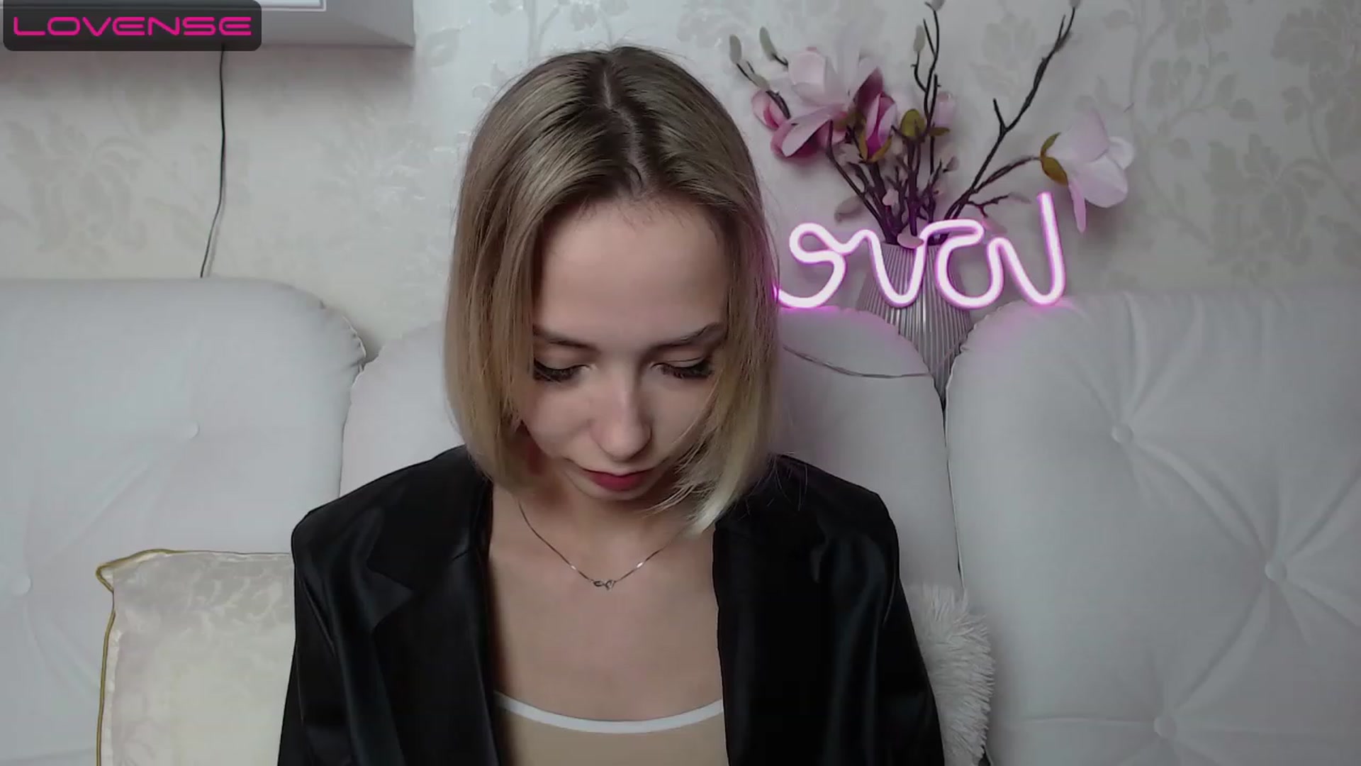 Gallery image thumbnail from Lady_lucky1's myfreecams stream on, 04/13/2023, 15:59 image 1 of 20