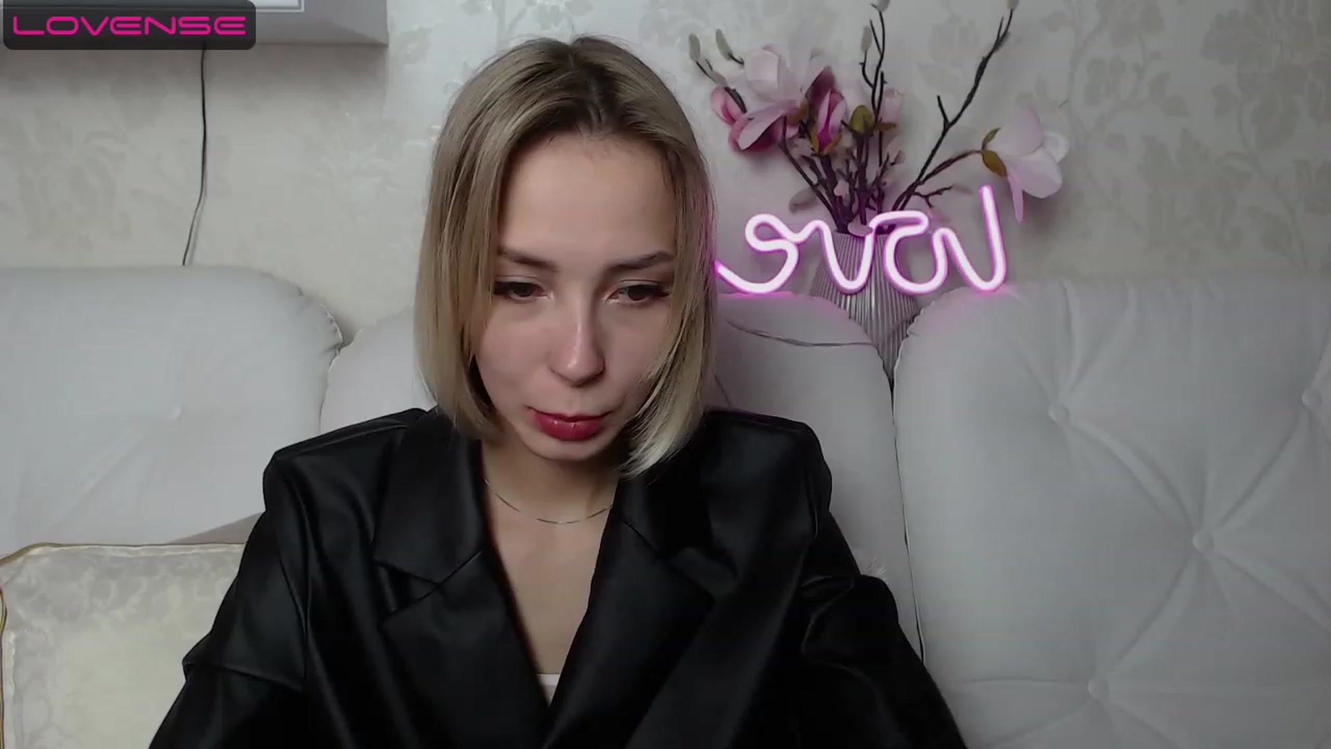 Gallery image thumbnail from Lady_lucky1's myfreecams stream on, 04/13/2023, 15:59 image 14 of 20