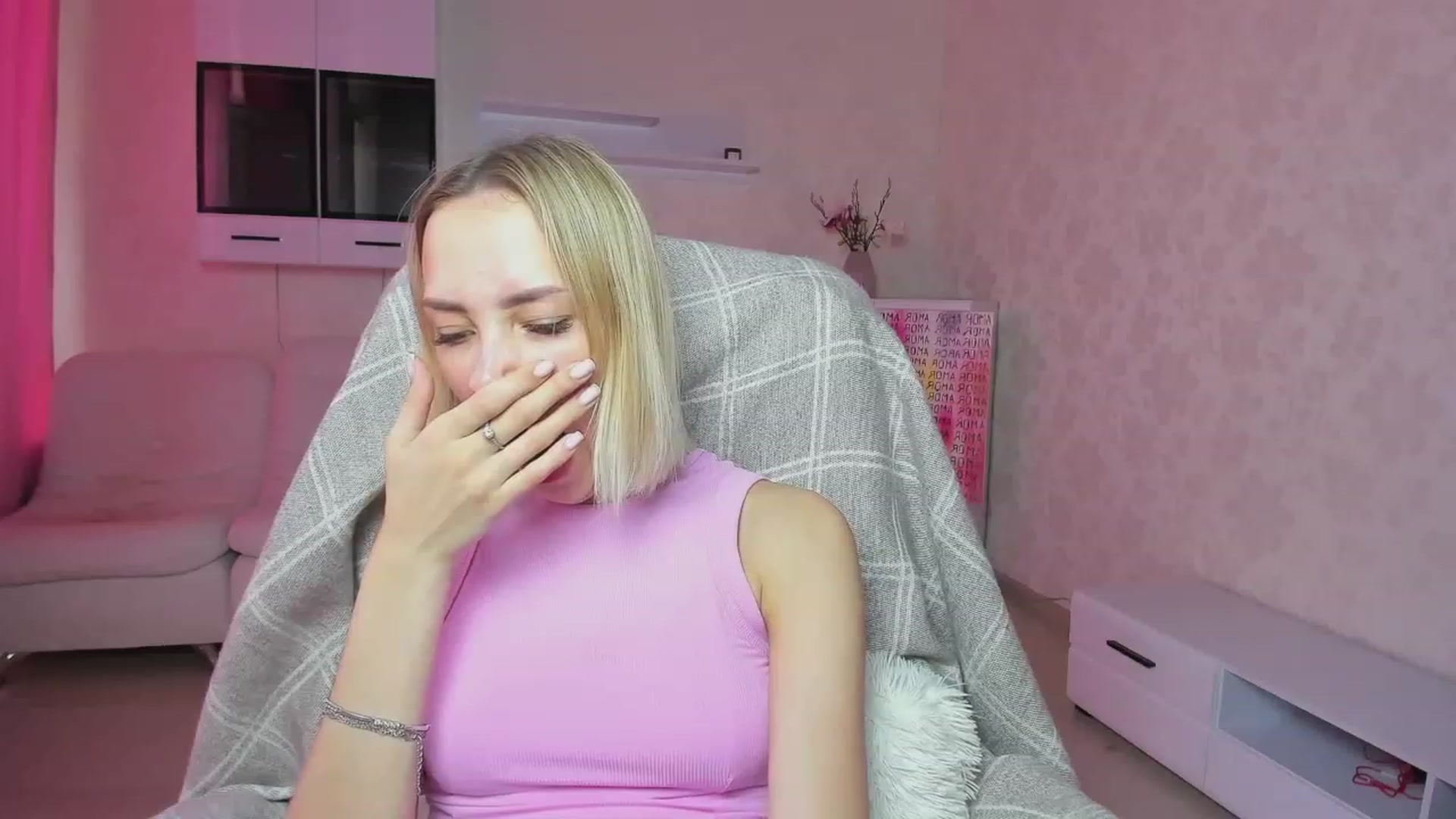 Gallery image thumbnail from Lady_lucky1's myfreecams stream on, 05/20/2023, 15:45 image 12 of 20