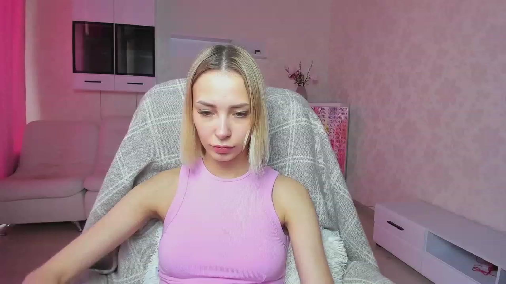 Gallery image thumbnail from Lady_lucky1's myfreecams stream on, 05/20/2023, 15:45 image 18 of 20