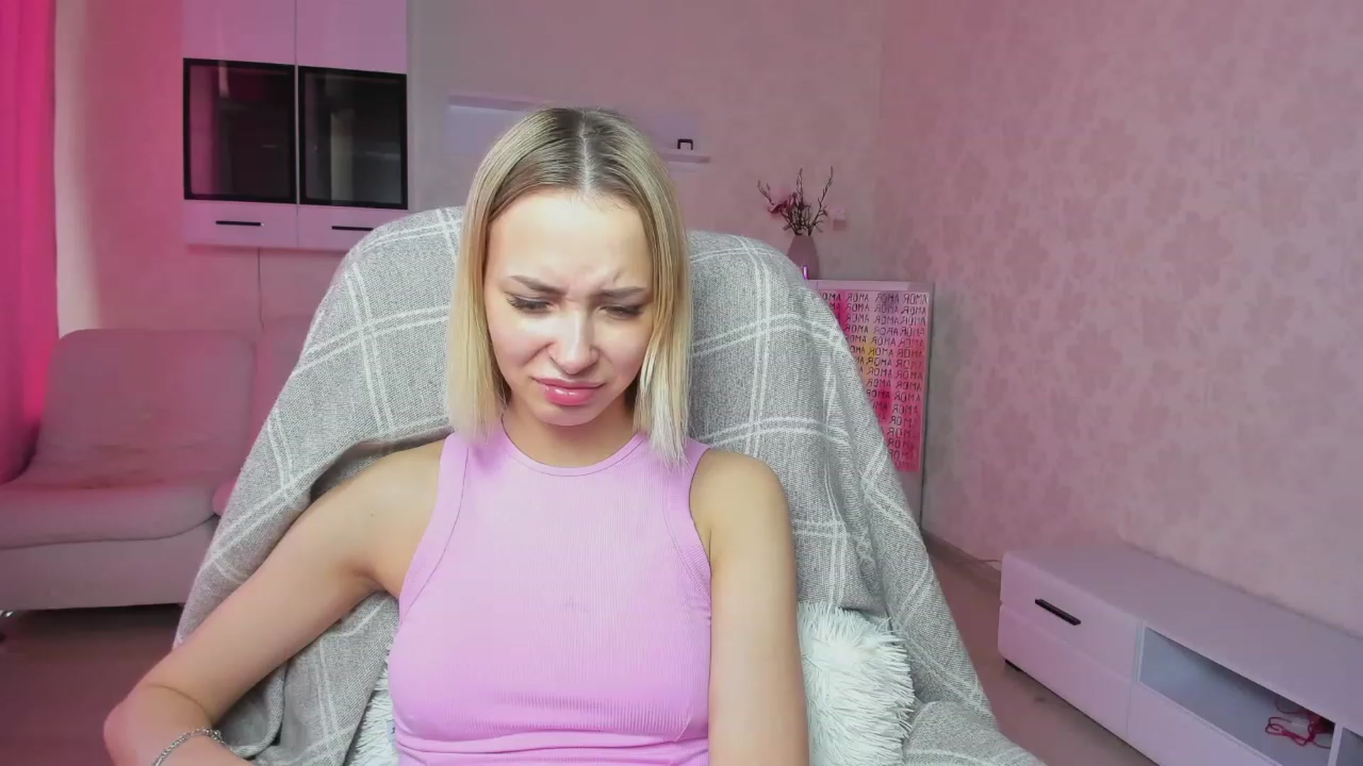 Gallery image thumbnail from Lady_lucky1's myfreecams stream on, 05/20/2023, 15:45 image 7 of 20