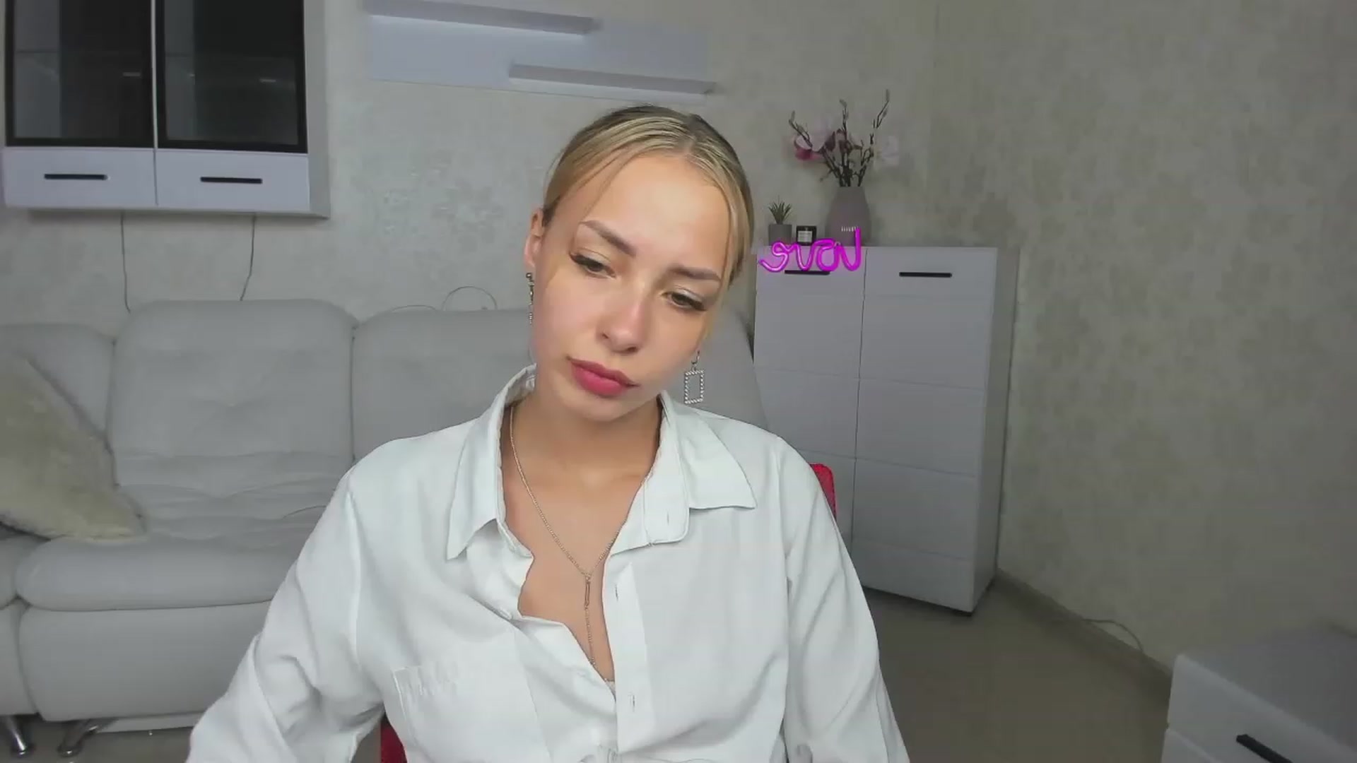Gallery image thumbnail from Lady_lucky1's myfreecams stream on, 05/31/2023, 18:44 image 10 of 20