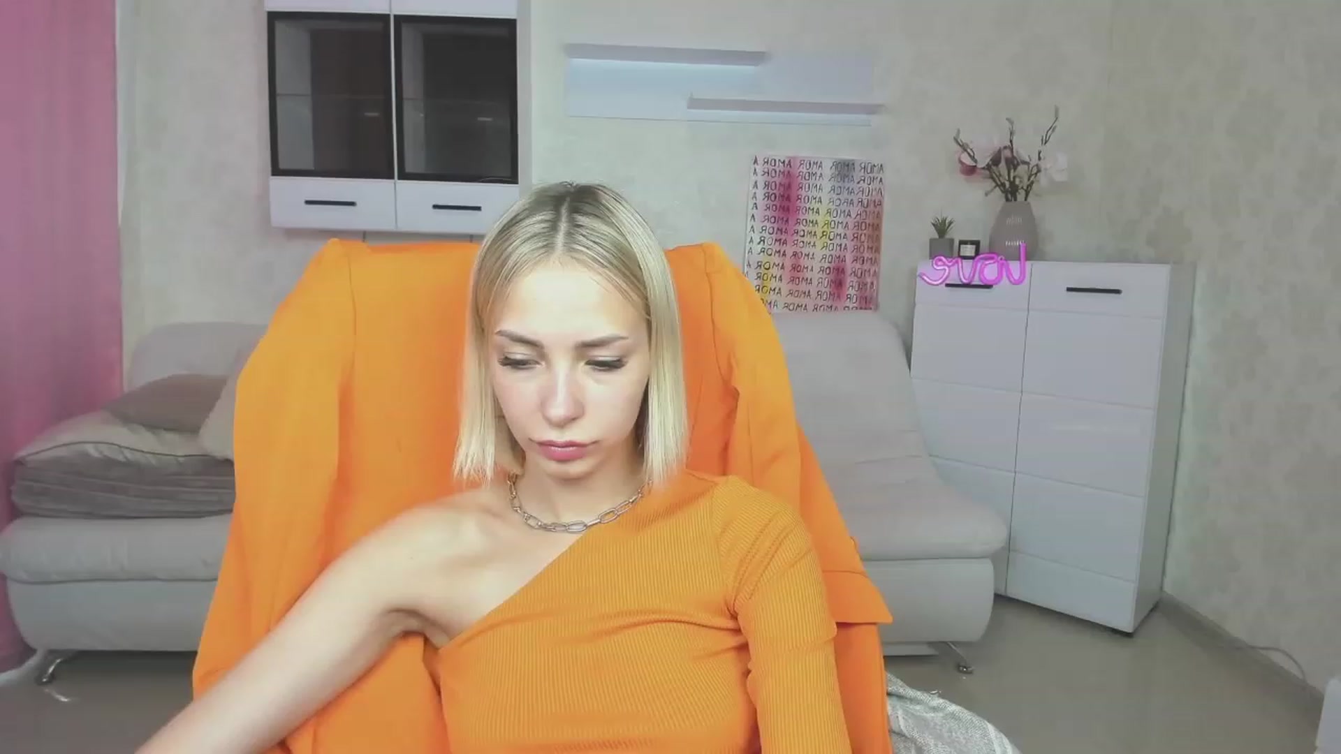 Gallery image thumbnail from Lady_lucky1's myfreecams stream on, 06/01/2023, 17:25 image 13 of 20