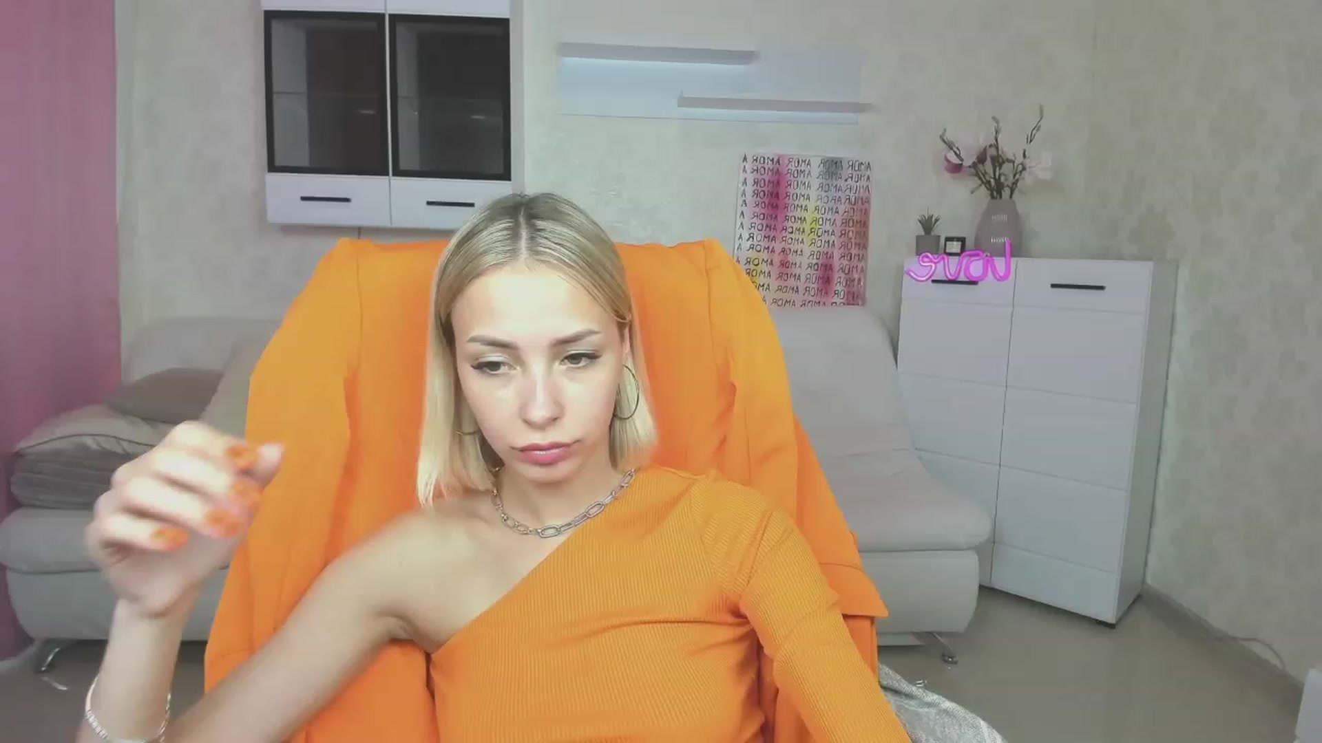 Gallery image thumbnail from Lady_lucky1's myfreecams stream on, 06/01/2023, 17:25 image 17 of 20