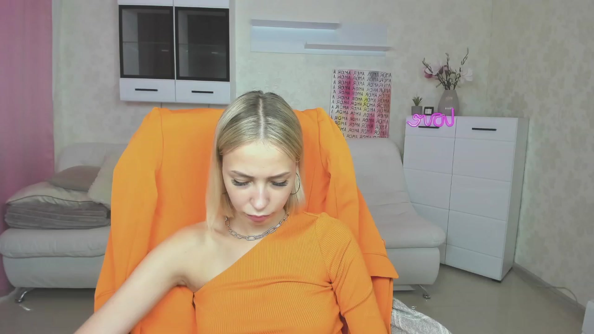 Gallery image thumbnail from Lady_lucky1's myfreecams stream on, 06/01/2023, 17:25 image 18 of 20