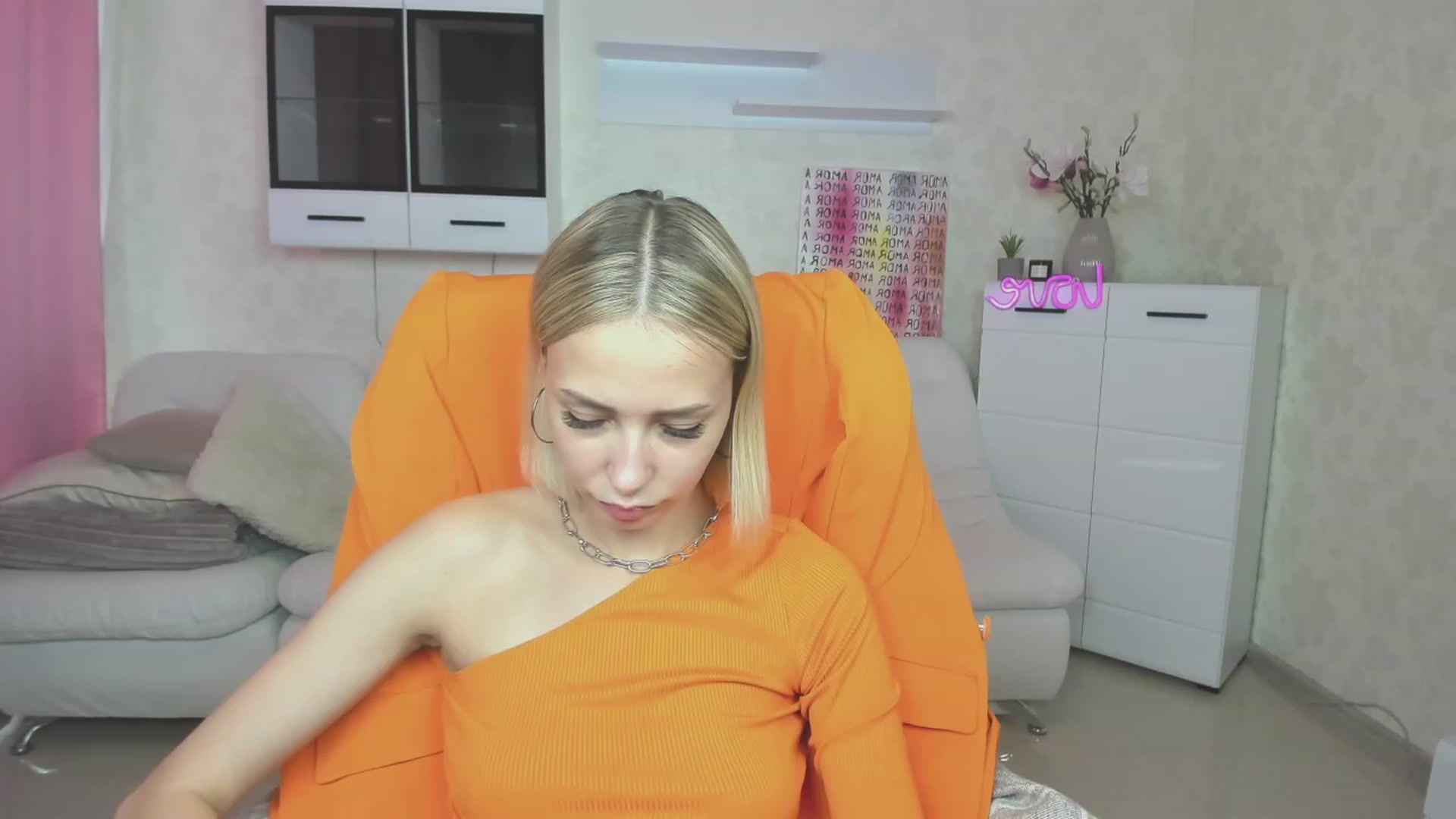 Gallery image thumbnail from Lady_lucky1's myfreecams stream on, 06/01/2023, 17:25 image 8 of 20