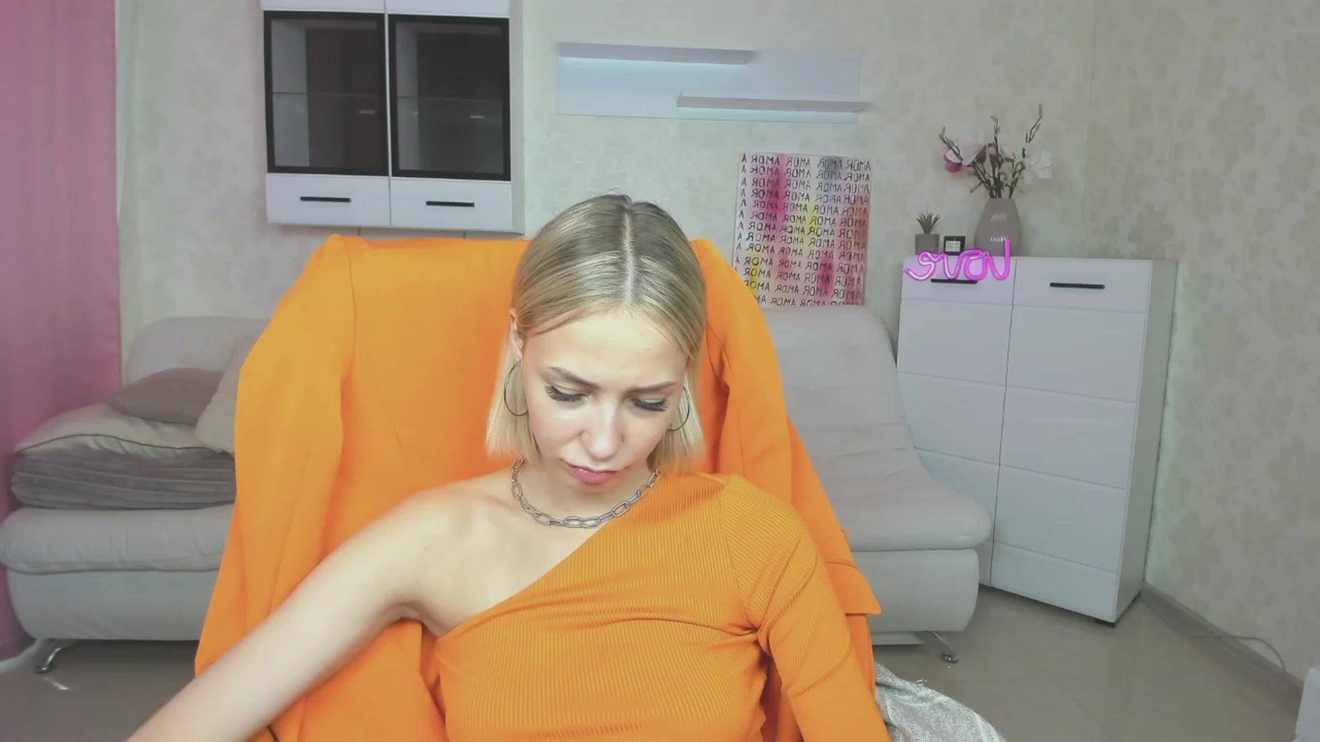 Gallery image thumbnail from Lady_lucky1's myfreecams stream on, 06/01/2023, 17:25 image 15 of 20