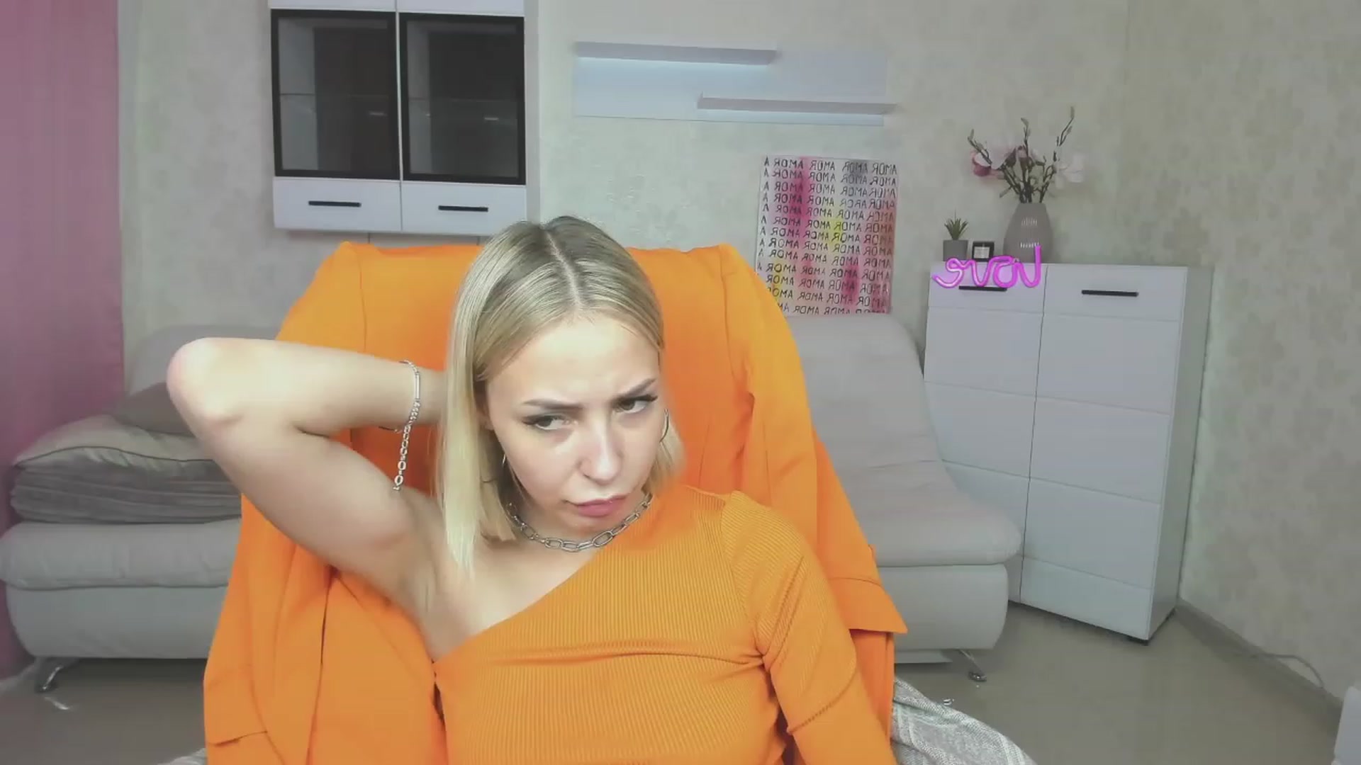 Gallery image thumbnail from Lady_lucky1's myfreecams stream on, 06/01/2023, 17:25 image 19 of 20