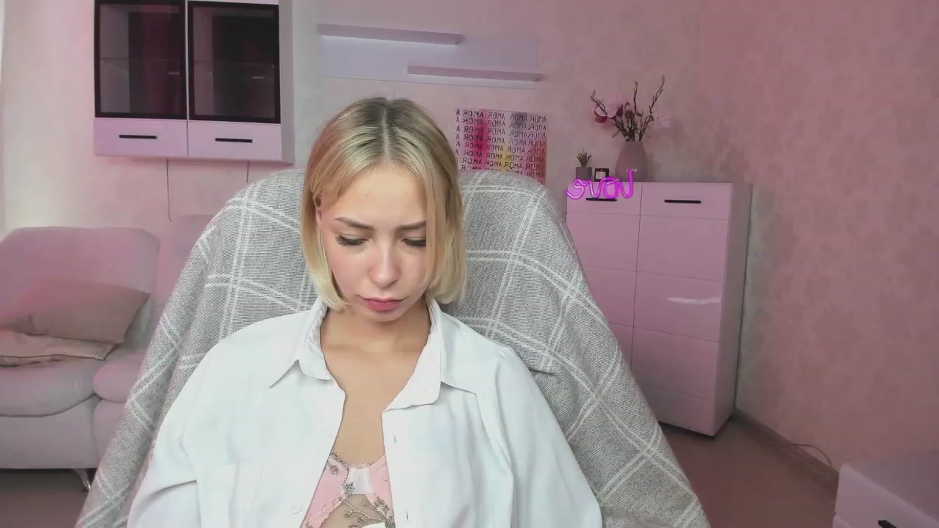 Gallery image thumbnail from Lady_lucky1's myfreecams stream on, 06/04/2023, 07:21 image 13 of 20